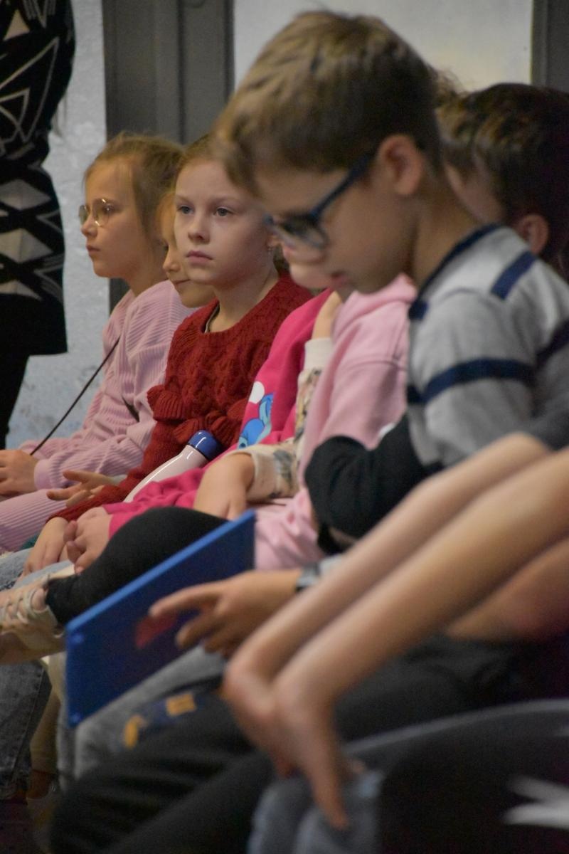 Zdjęcie w galerii na portalu naszwodzislaw.com: Wyjątkowi goście i lekcja regionalizmu w ZSP7 [FOTO] wiadomości z regionu