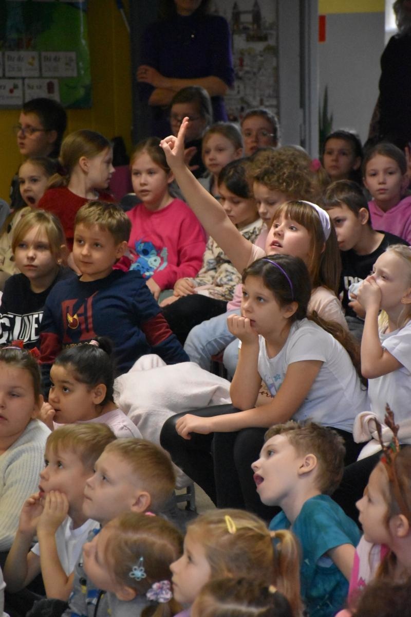 Zdjęcie w galerii na portalu naszwodzislaw.com: Wyjątkowi goście i lekcja regionalizmu w ZSP7 [FOTO] wiadomości z regionu