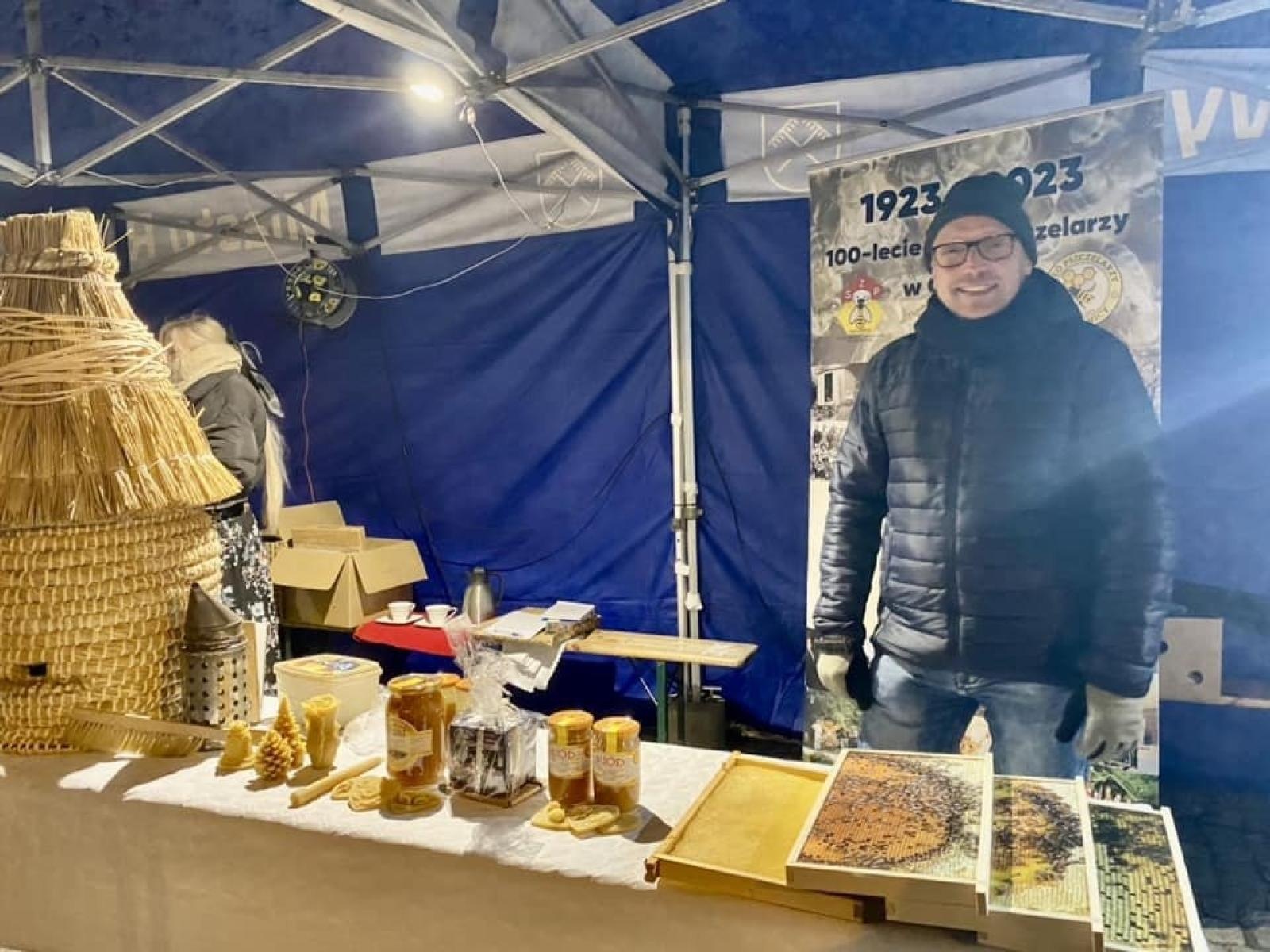 Zdjęcie w galerii na portalu naszwodzislaw.com: Przedszkole numer 1 w Rydułtowach zorganizowało jarmark świąteczny wiadomości z regionu