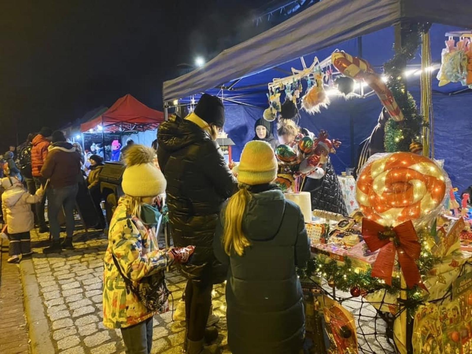Zdjęcie w galerii na portalu naszwodzislaw.com: Przedszkole numer 1 w Rydułtowach zorganizowało jarmark świąteczny wiadomości z regionu