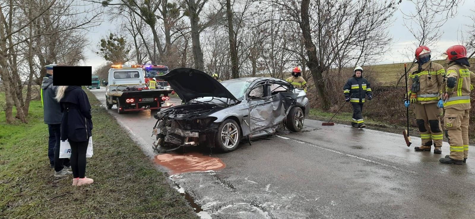 Zdjęcie w galerii na portalu naszwodzislaw.com: Kierowca BMW wypadł z jezdni na trasie Racibórz-Lubomia [FOTO] wiadomości z regionu