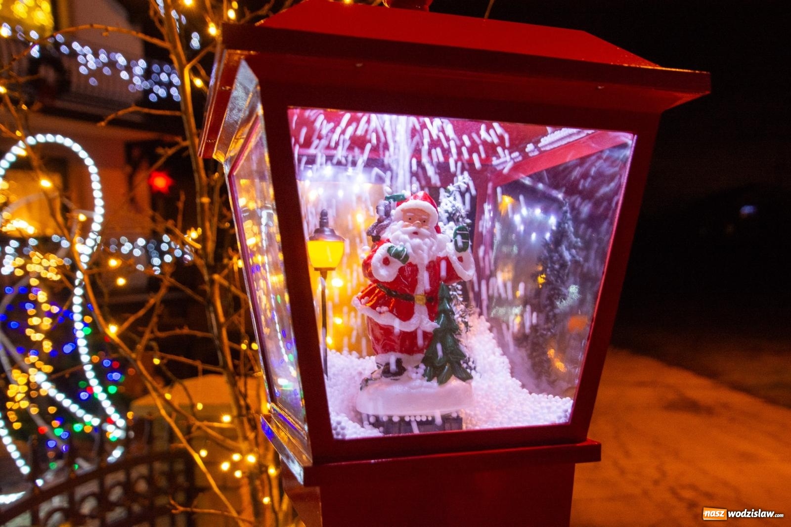 Zdjęcie w galerii na portalu naszwodzislaw.com: Świetlne sanie i laserowe show. Bajkowa Nowa Wioska zaprasza [FOTO i WIDEO] wiadomości z regionu