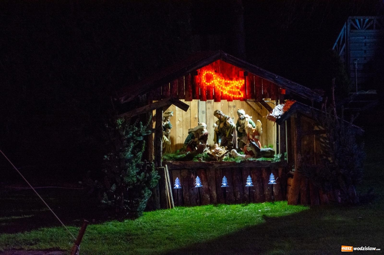 Zdjęcie w galerii na portalu naszwodzislaw.com: Świetlne sanie i laserowe show. Bajkowa Nowa Wioska zaprasza [FOTO i WIDEO] wiadomości z regionu