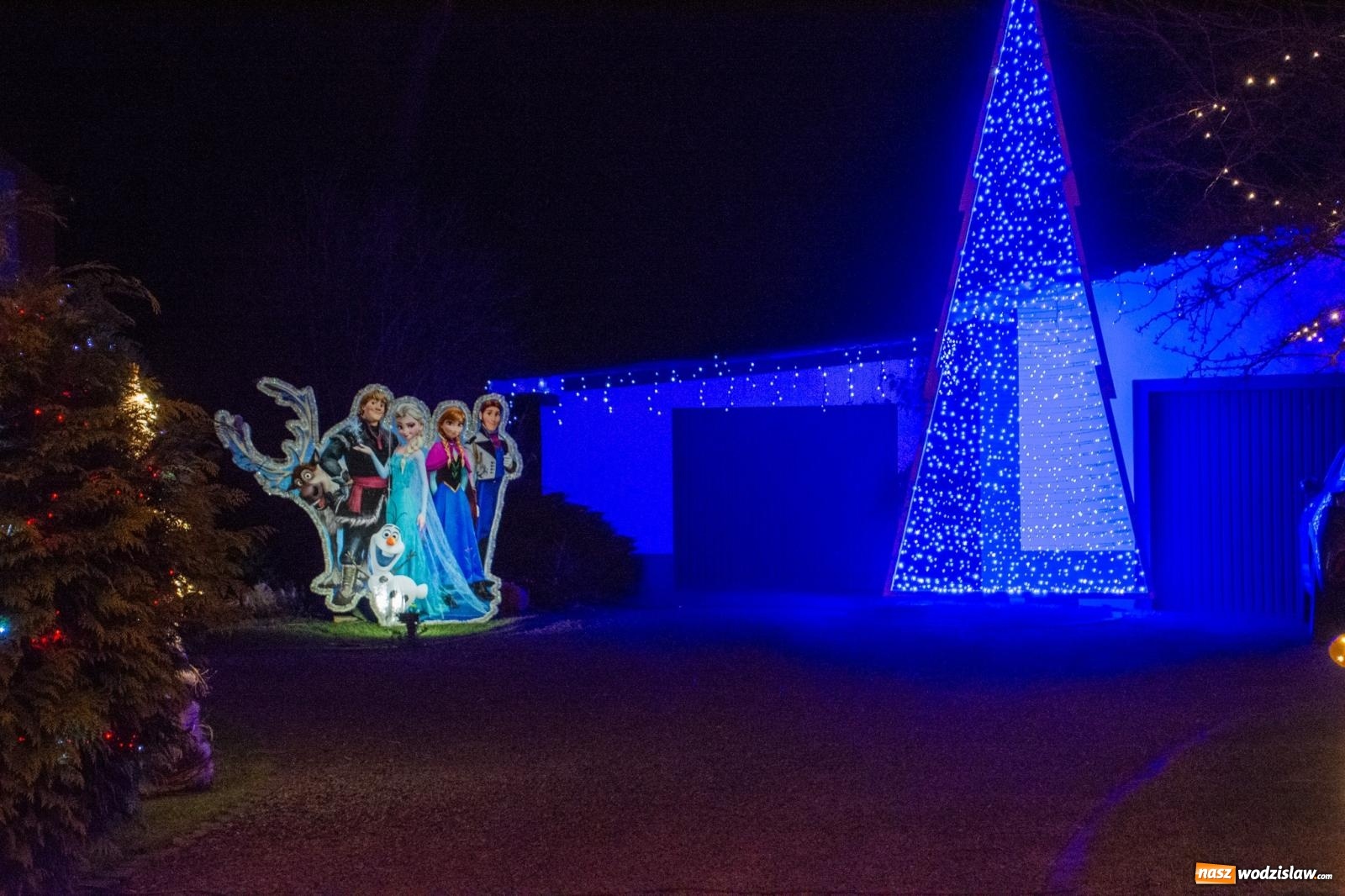 Zdjęcie w galerii na portalu naszwodzislaw.com: Świetlne sanie i laserowe show. Bajkowa Nowa Wioska zaprasza [FOTO i WIDEO] wiadomości z regionu