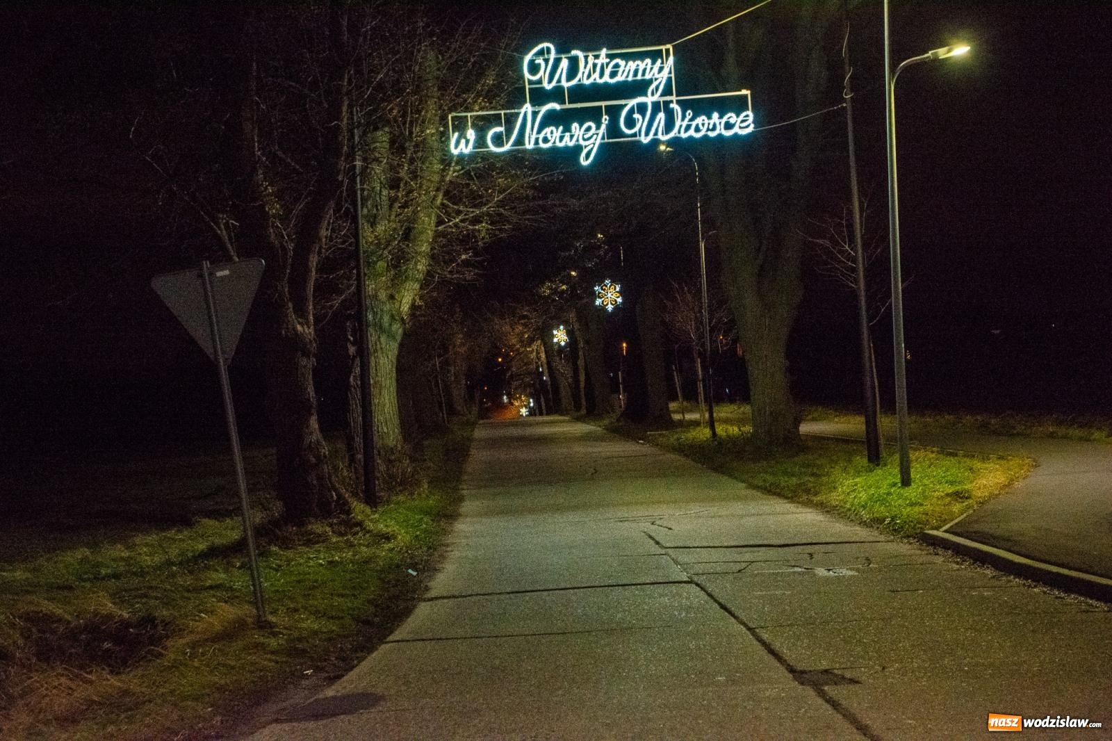 Zdjęcie w galerii na portalu naszwodzislaw.com: Świetlne sanie i laserowe show. Bajkowa Nowa Wioska zaprasza [FOTO i WIDEO] wiadomości z regionu