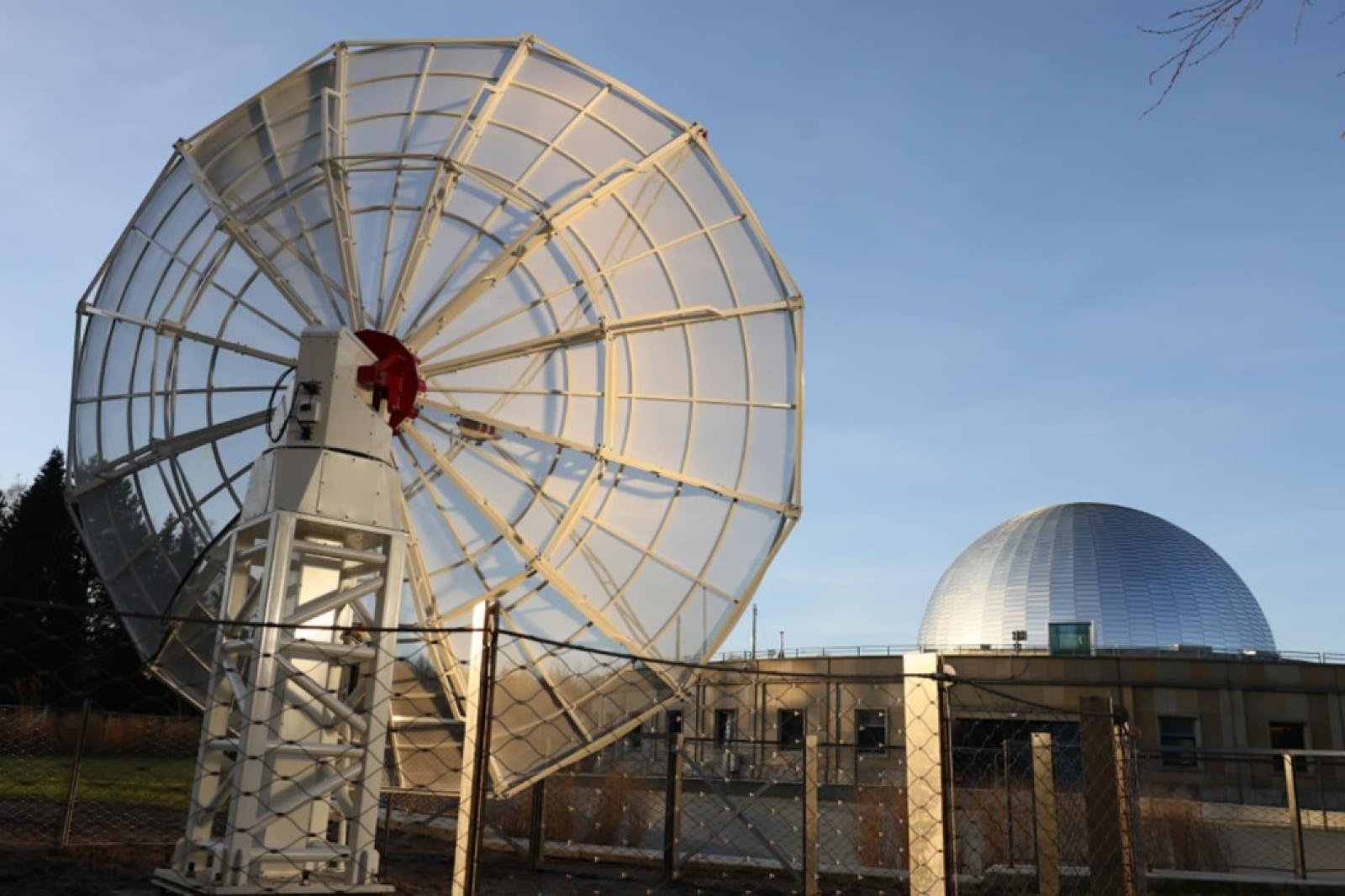 Zdjęcie w galerii na portalu naszwodzislaw.com: W Planetarium Śląskim otwarto dwa nowe obserwatoria astronomiczne wyposażone w nowoczesny sprzęt wiadomości z regionu