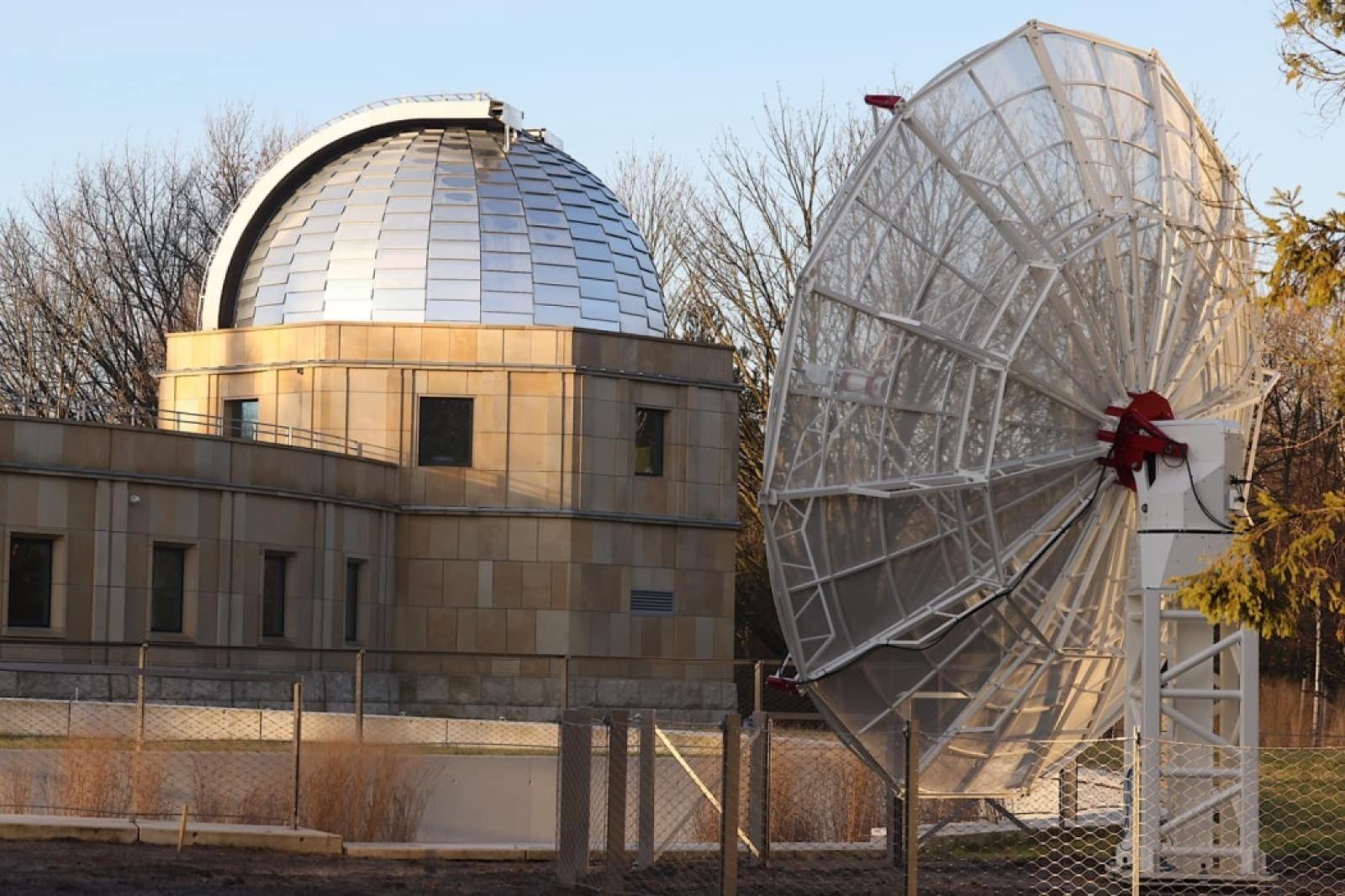 Zdjęcie w galerii na portalu naszwodzislaw.com: W Planetarium Śląskim otwarto dwa nowe obserwatoria astronomiczne wyposażone w nowoczesny sprzęt wiadomości z regionu
