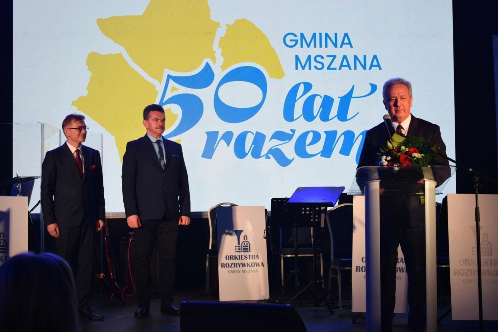 Zdjęcie w galerii na portalu naszwodzislaw.com: Wspaniała uroczystość na jubileusz 50-lecia Gminy Mszana [FOTO] wiadomości z regionu