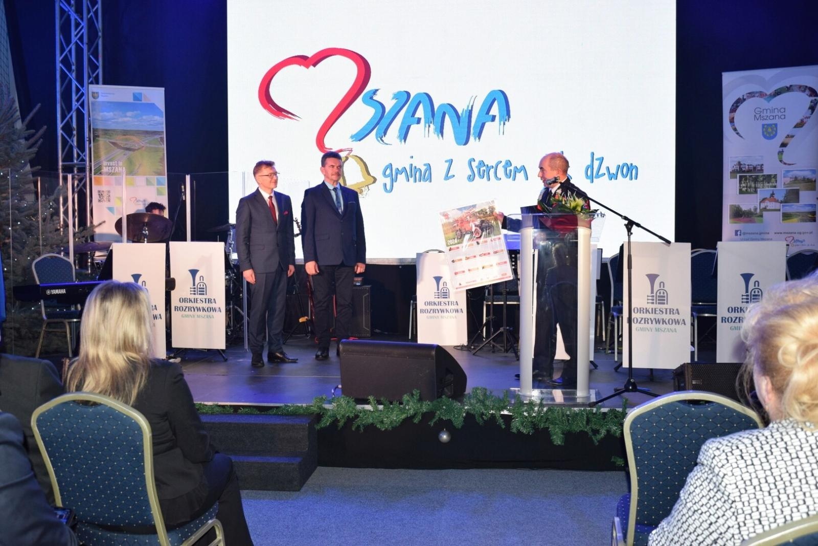 Zdjęcie w galerii na portalu naszwodzislaw.com: Wspaniała uroczystość na jubileusz 50-lecia Gminy Mszana [FOTO] wiadomości z regionu