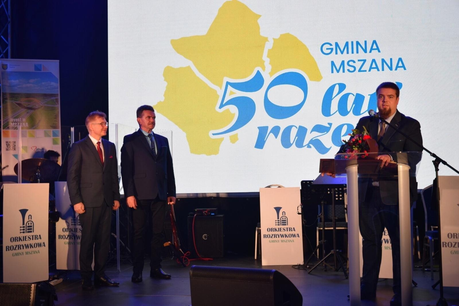 Zdjęcie w galerii na portalu naszwodzislaw.com: Wspaniała uroczystość na jubileusz 50-lecia Gminy Mszana [FOTO] wiadomości z regionu