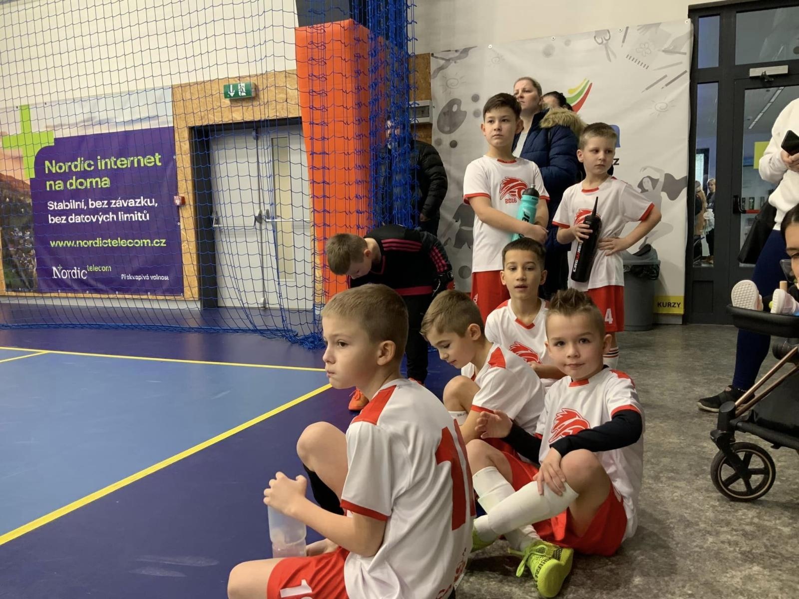 Zdjęcie w galerii na portalu naszwodzislaw.com: Piłkarze rocznika 2015 rywalizowali w Bohuminie [FOTO] wiadomości z regionu