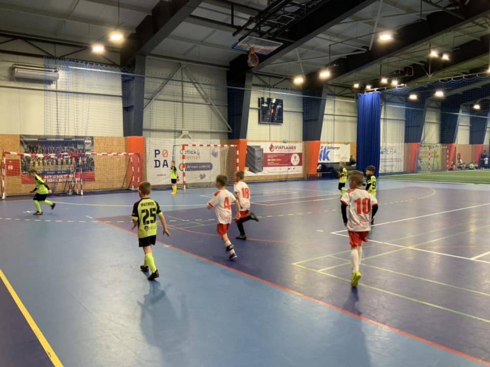 Zdjęcie w galerii na portalu naszwodzislaw.com: Piłkarze rocznika 2015 rywalizowali w Bohuminie [FOTO] wiadomości z regionu