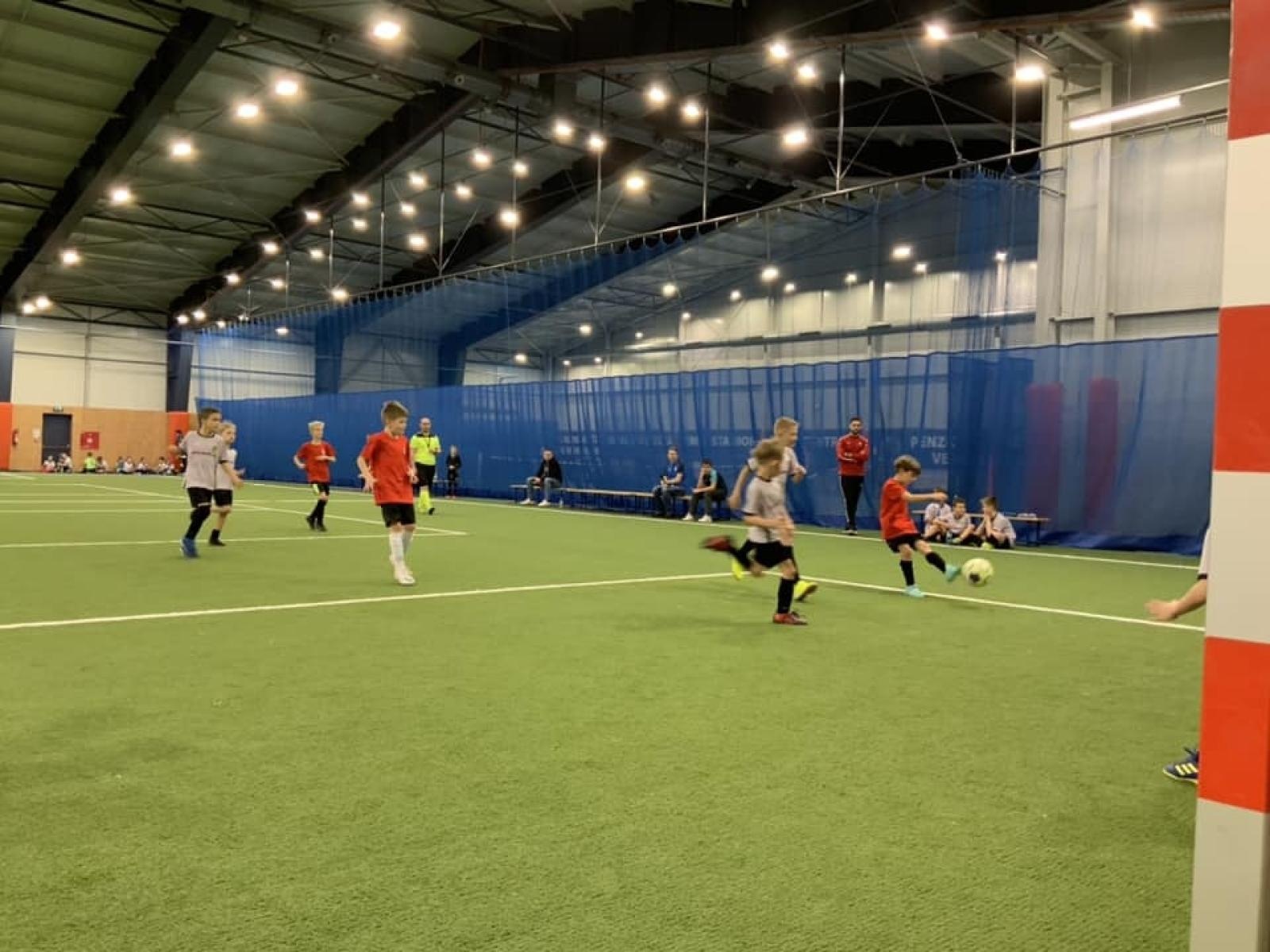 Zdjęcie w galerii na portalu naszwodzislaw.com: Piłkarze rocznika 2015 rywalizowali w Bohuminie [FOTO] wiadomości z regionu