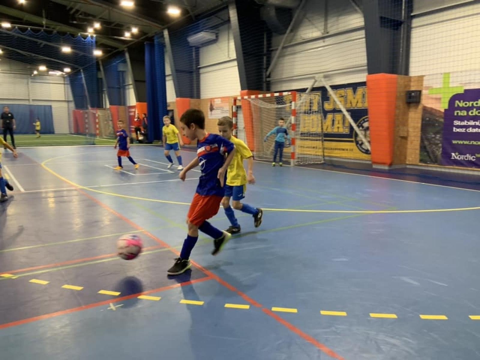 Zdjęcie w galerii na portalu naszwodzislaw.com: Piłkarze rocznika 2015 rywalizowali w Bohuminie [FOTO] wiadomości z regionu