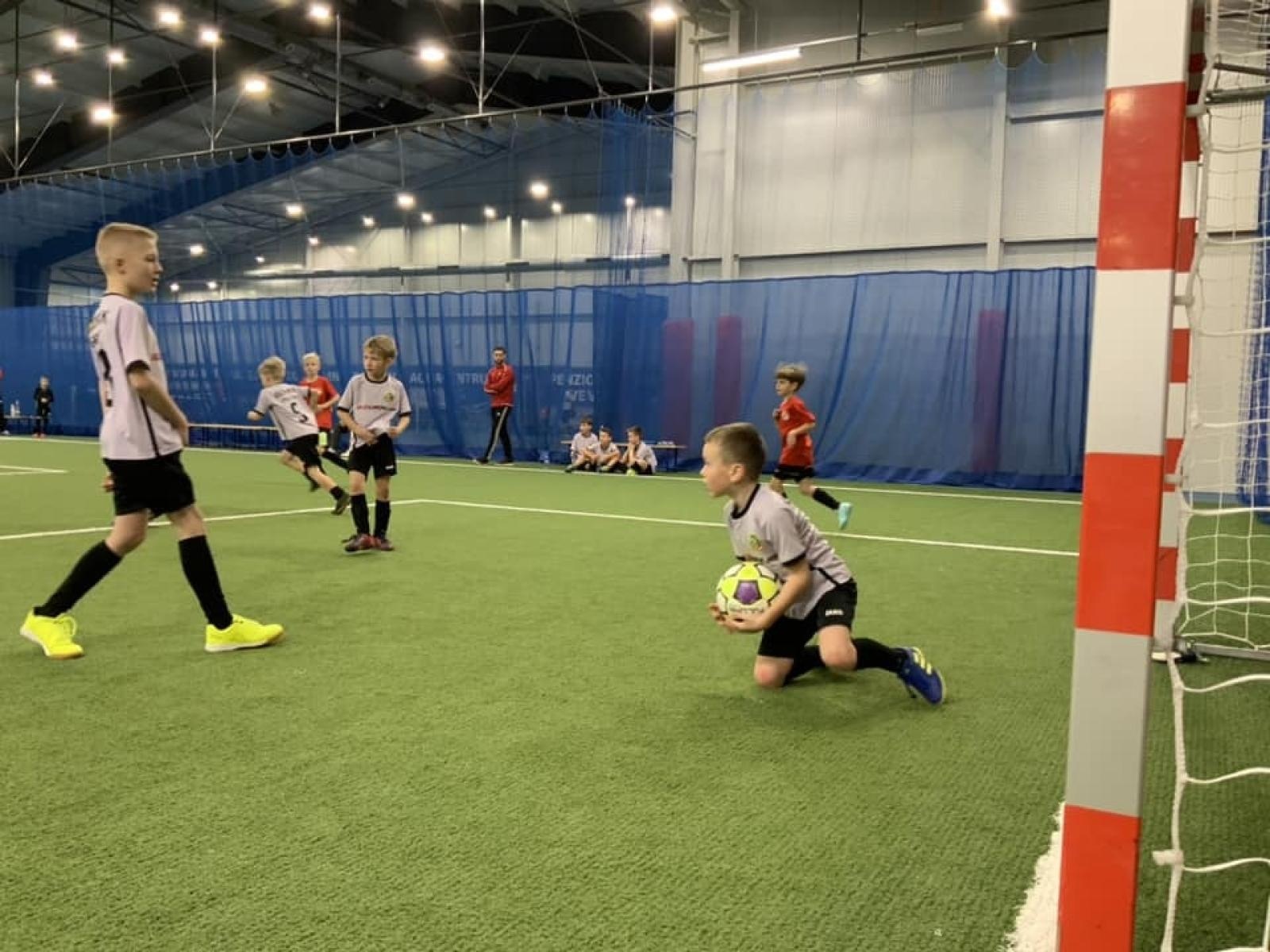 Zdjęcie w galerii na portalu naszwodzislaw.com: Piłkarze rocznika 2015 rywalizowali w Bohuminie [FOTO] wiadomości z regionu