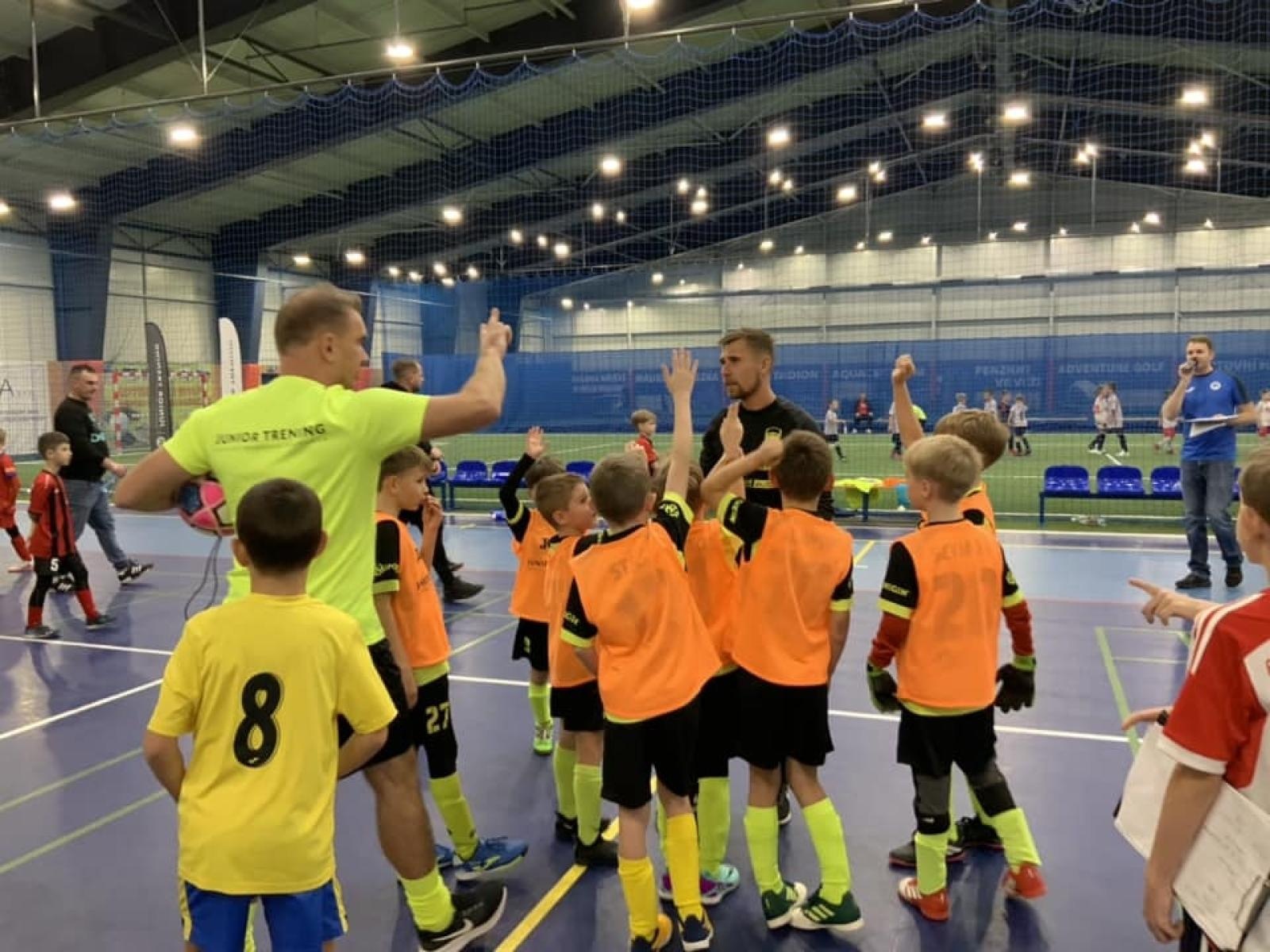 Zdjęcie w galerii na portalu naszwodzislaw.com: Piłkarze rocznika 2015 rywalizowali w Bohuminie [FOTO] wiadomości z regionu