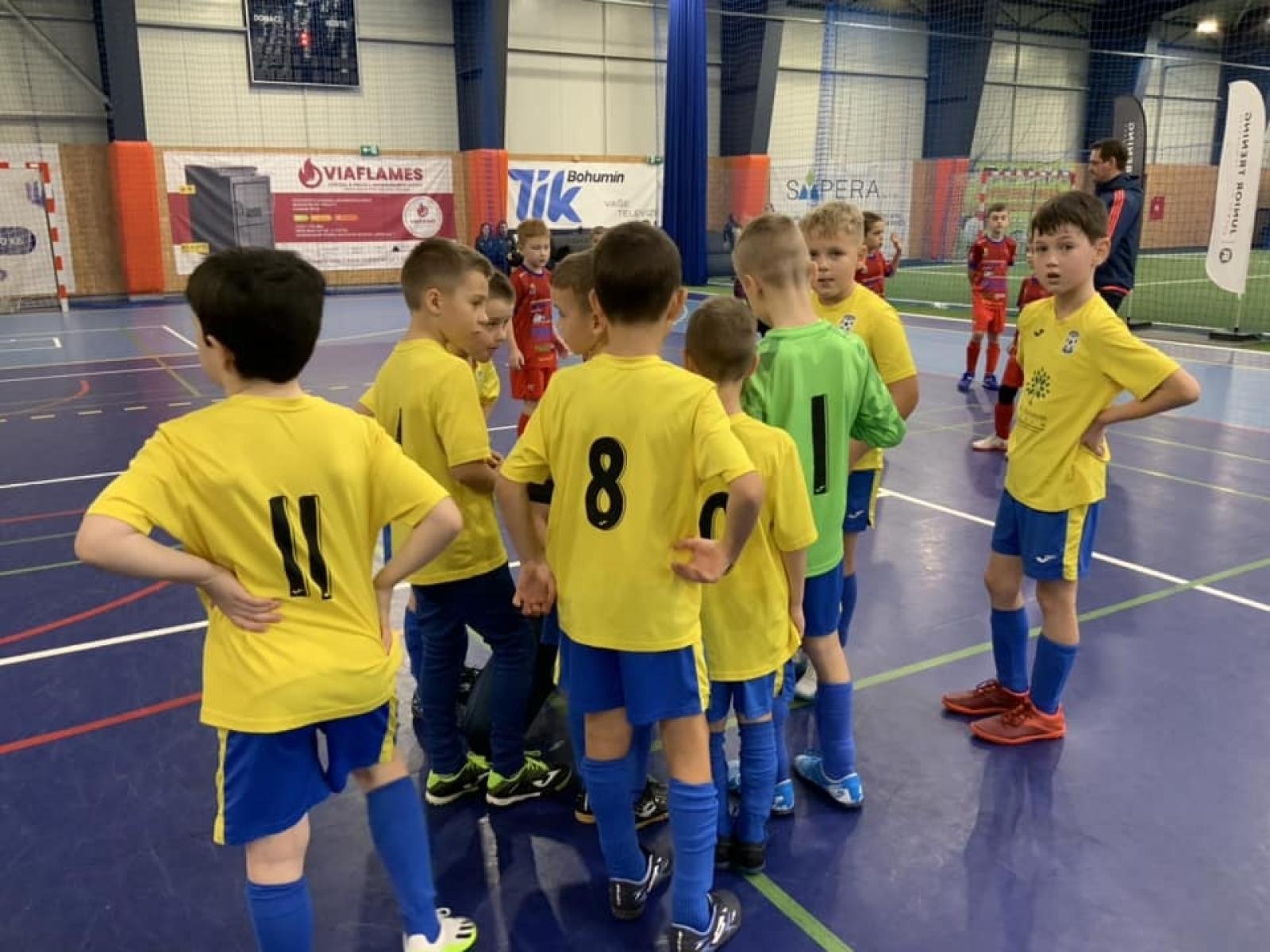 Zdjęcie w galerii na portalu naszwodzislaw.com: Piłkarze rocznika 2015 rywalizowali w Bohuminie [FOTO] wiadomości z regionu