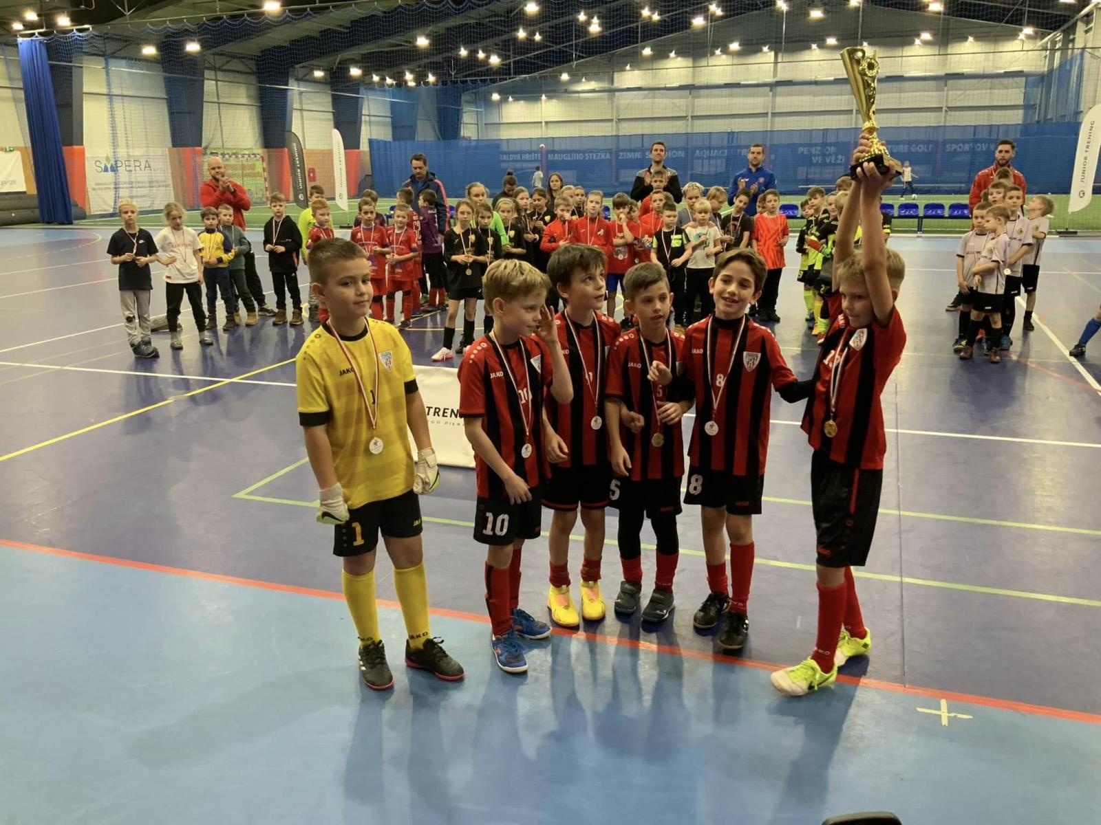 Zdjęcie w galerii na portalu naszwodzislaw.com: Piłkarze rocznika 2015 rywalizowali w Bohuminie [FOTO] wiadomości z regionu