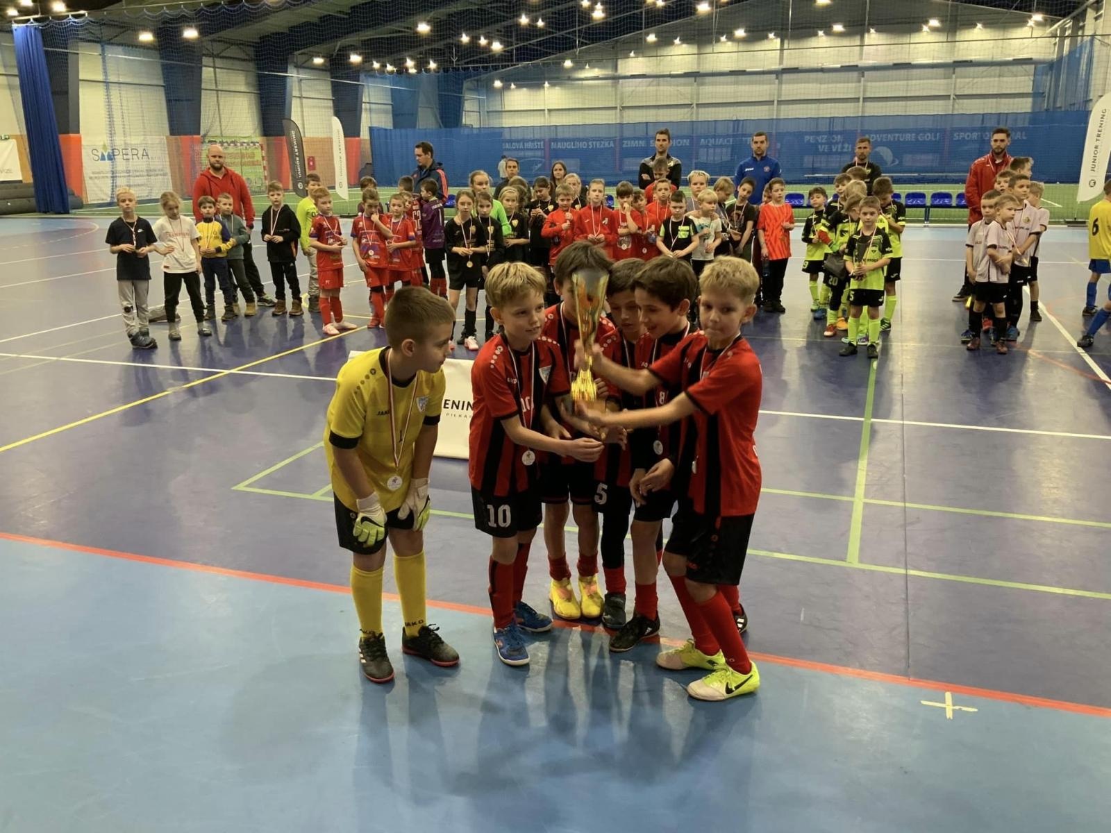 Zdjęcie w galerii na portalu naszwodzislaw.com: Piłkarze rocznika 2015 rywalizowali w Bohuminie [FOTO] wiadomości z regionu