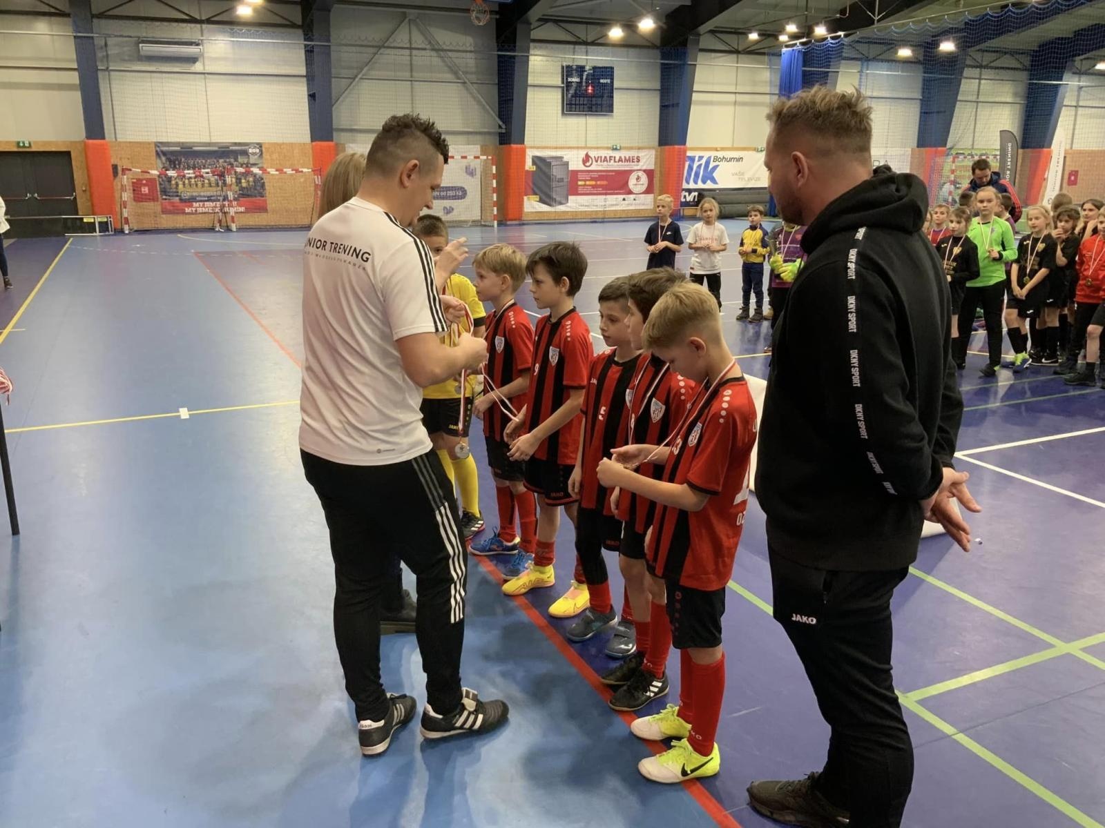 Zdjęcie w galerii na portalu naszwodzislaw.com: Piłkarze rocznika 2015 rywalizowali w Bohuminie [FOTO] wiadomości z regionu