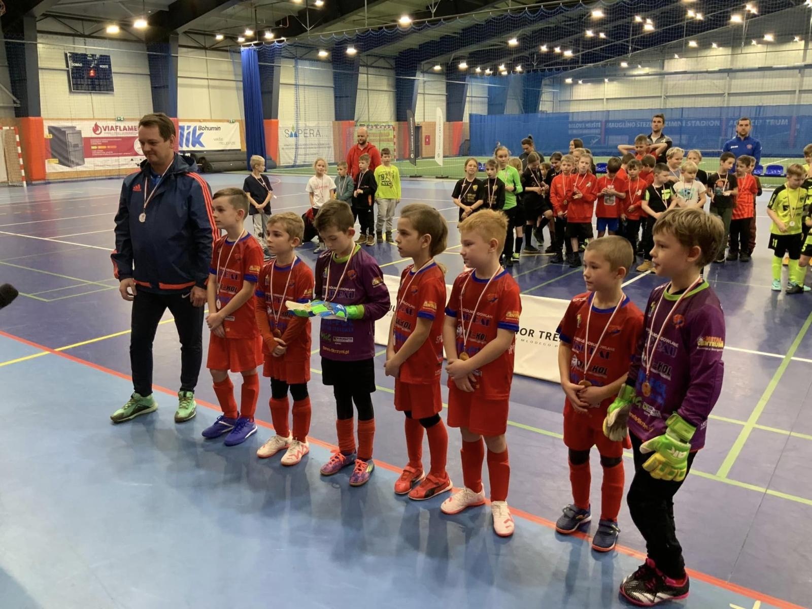 Zdjęcie w galerii na portalu naszwodzislaw.com: Piłkarze rocznika 2015 rywalizowali w Bohuminie [FOTO] wiadomości z regionu