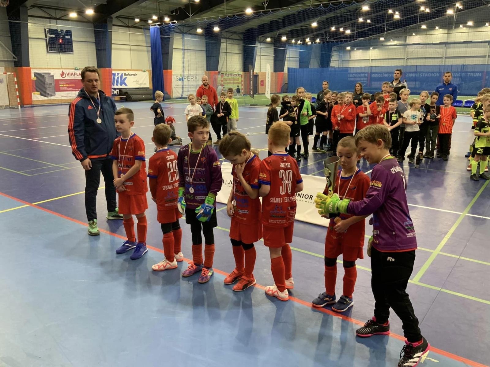 Zdjęcie w galerii na portalu naszwodzislaw.com: Piłkarze rocznika 2015 rywalizowali w Bohuminie [FOTO] wiadomości z regionu