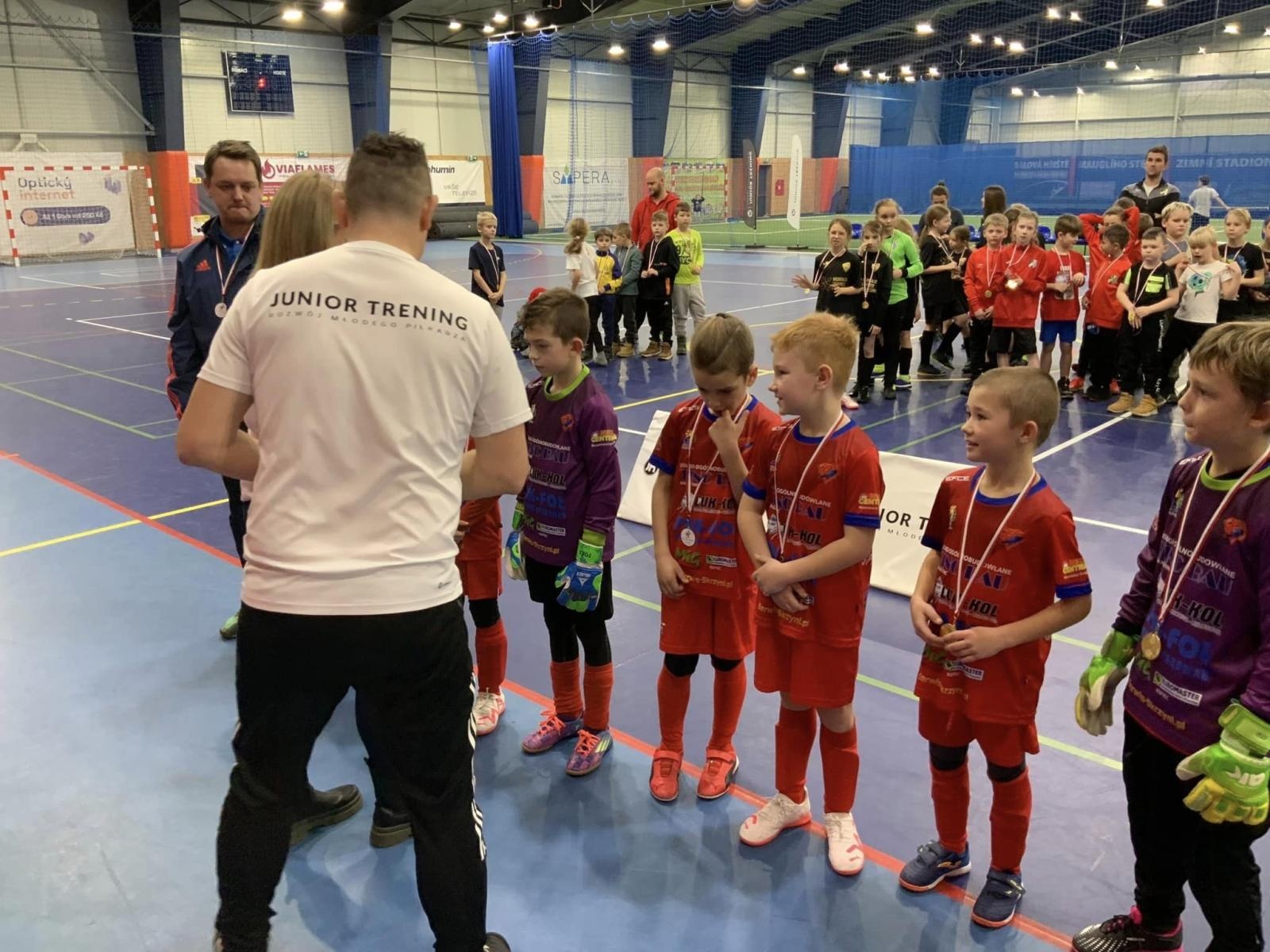 Zdjęcie w galerii na portalu naszwodzislaw.com: Piłkarze rocznika 2015 rywalizowali w Bohuminie [FOTO] wiadomości z regionu