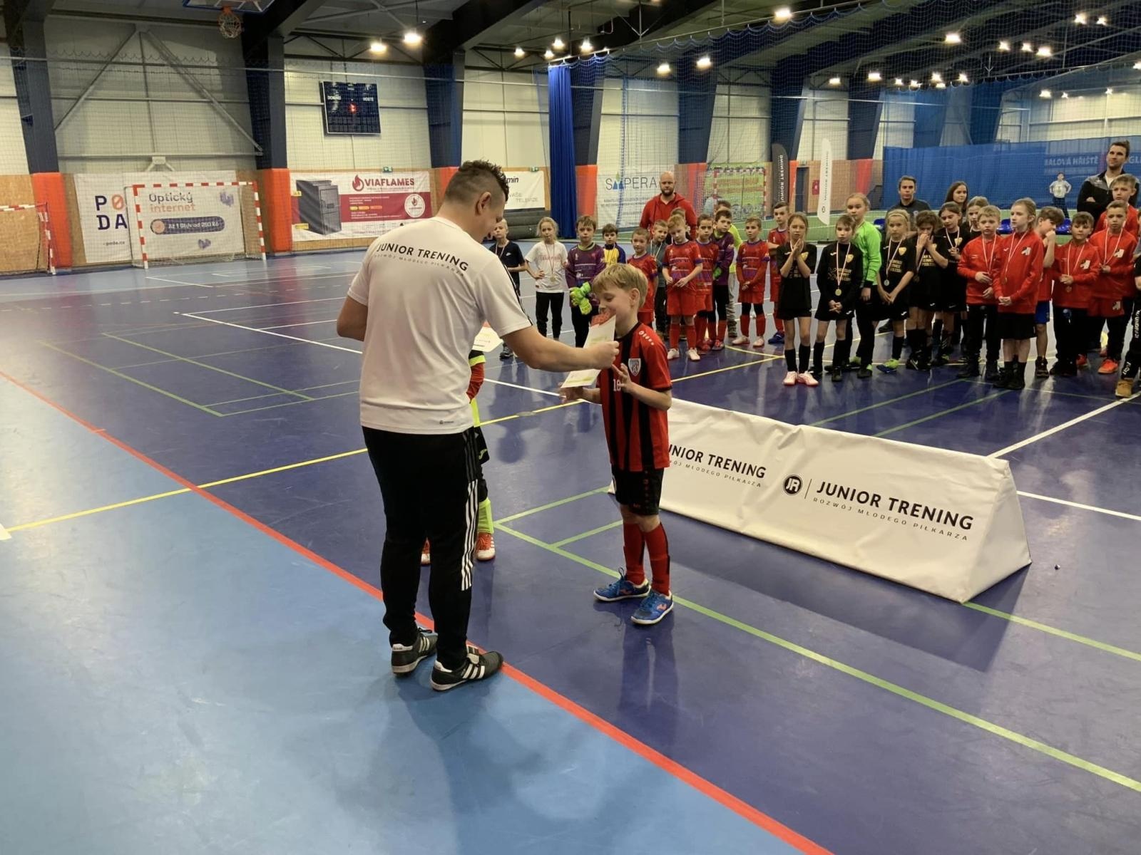 Zdjęcie w galerii na portalu naszwodzislaw.com: Piłkarze rocznika 2015 rywalizowali w Bohuminie [FOTO] wiadomości z regionu