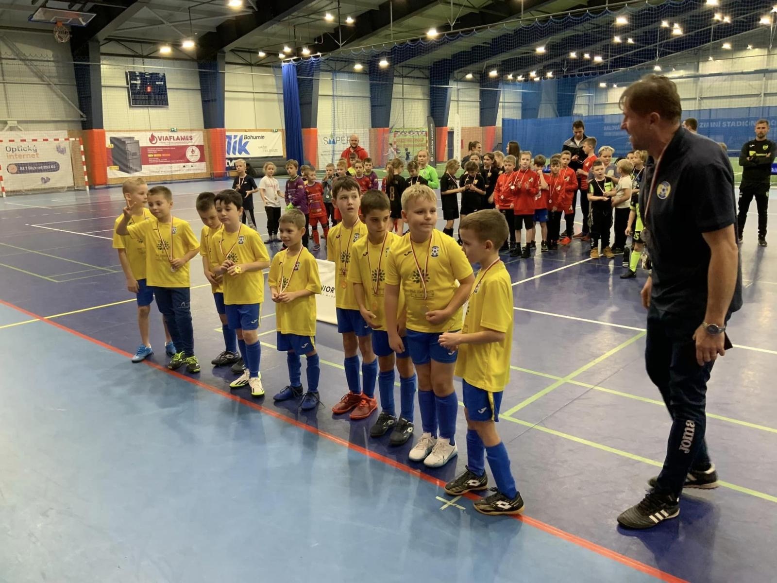 Zdjęcie w galerii na portalu naszwodzislaw.com: Piłkarze rocznika 2015 rywalizowali w Bohuminie [FOTO] wiadomości z regionu