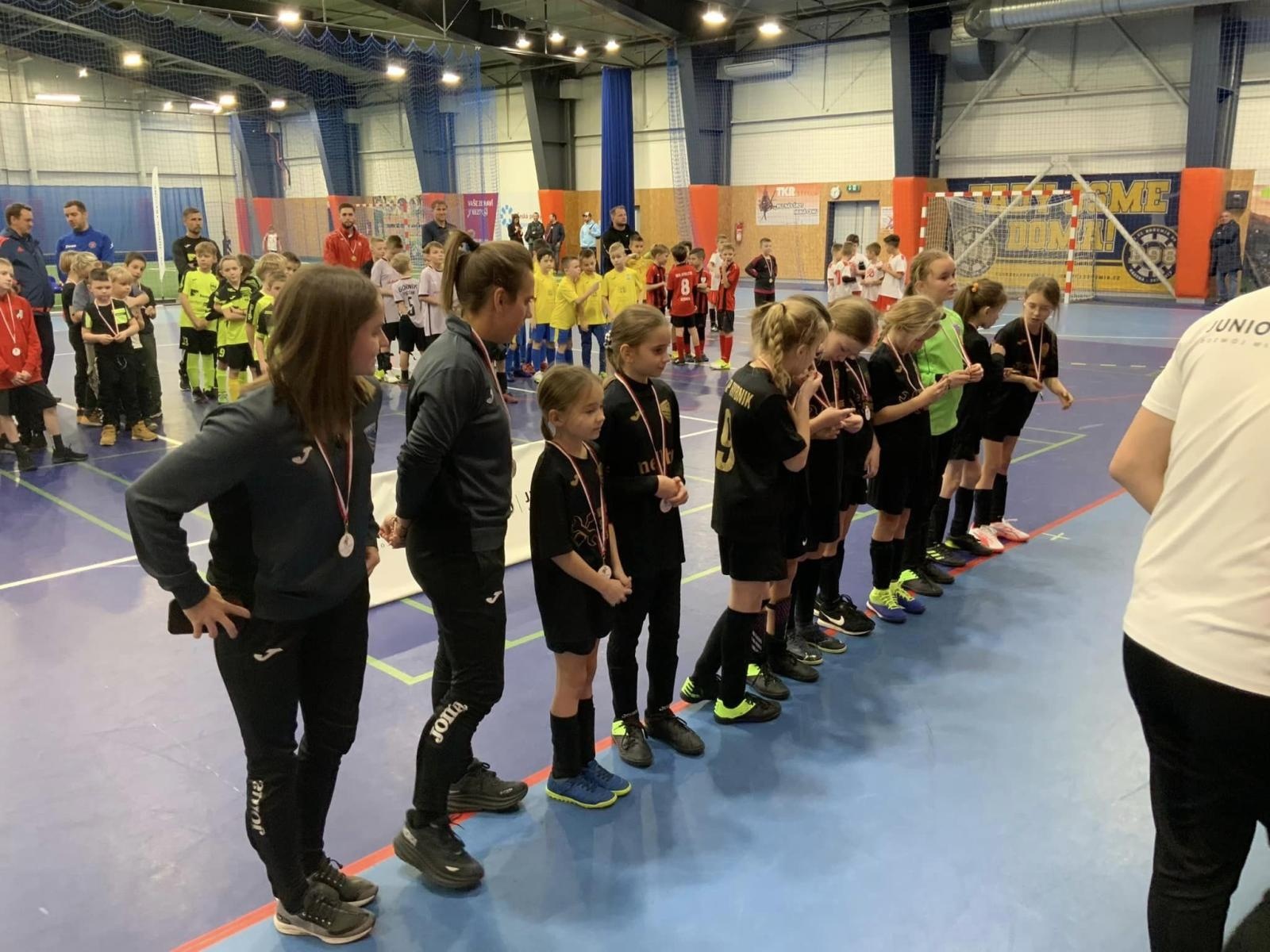 Zdjęcie w galerii na portalu naszwodzislaw.com: Piłkarze rocznika 2015 rywalizowali w Bohuminie [FOTO] wiadomości z regionu