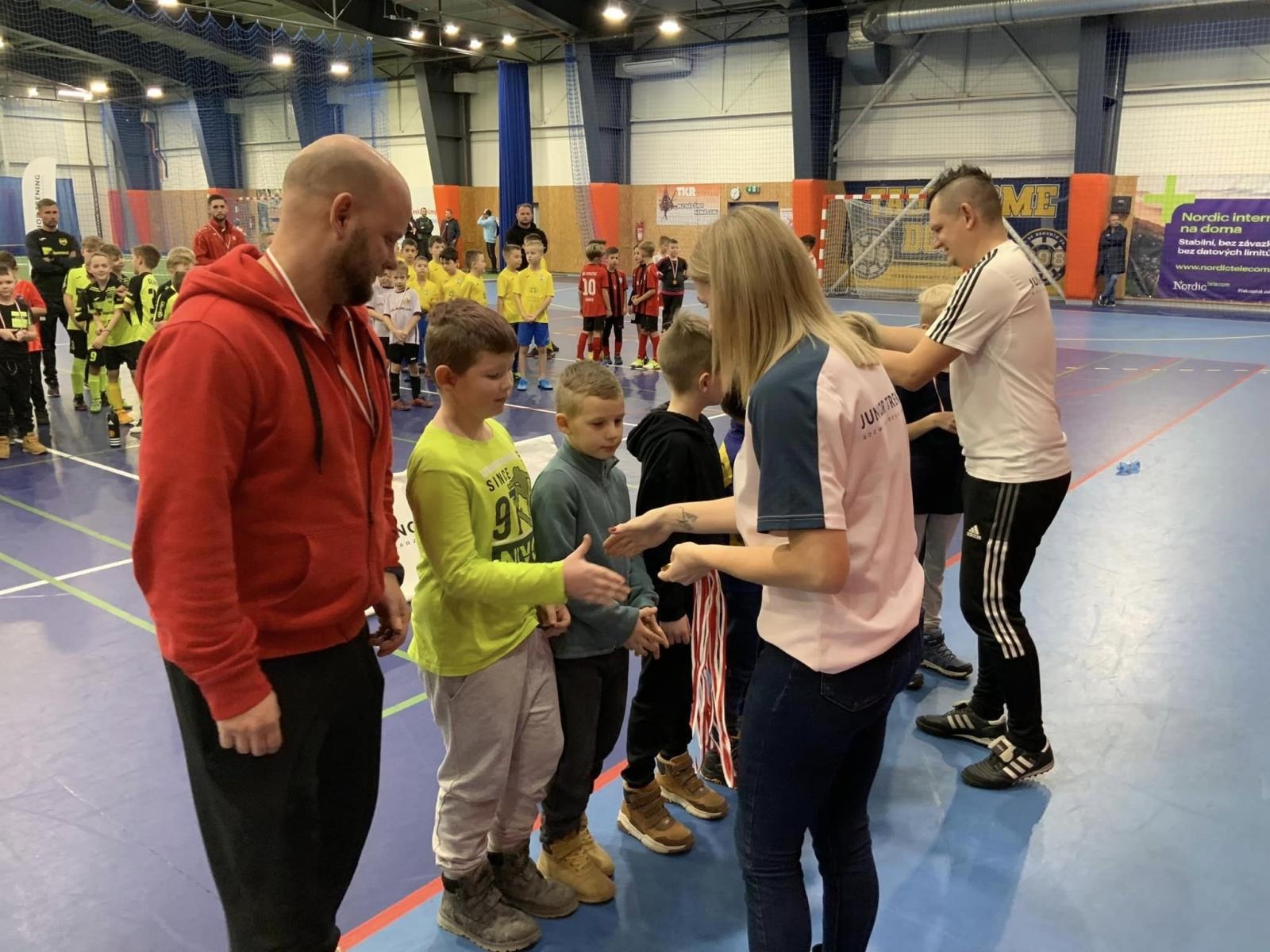 Zdjęcie w galerii na portalu naszwodzislaw.com: Piłkarze rocznika 2015 rywalizowali w Bohuminie [FOTO] wiadomości z regionu