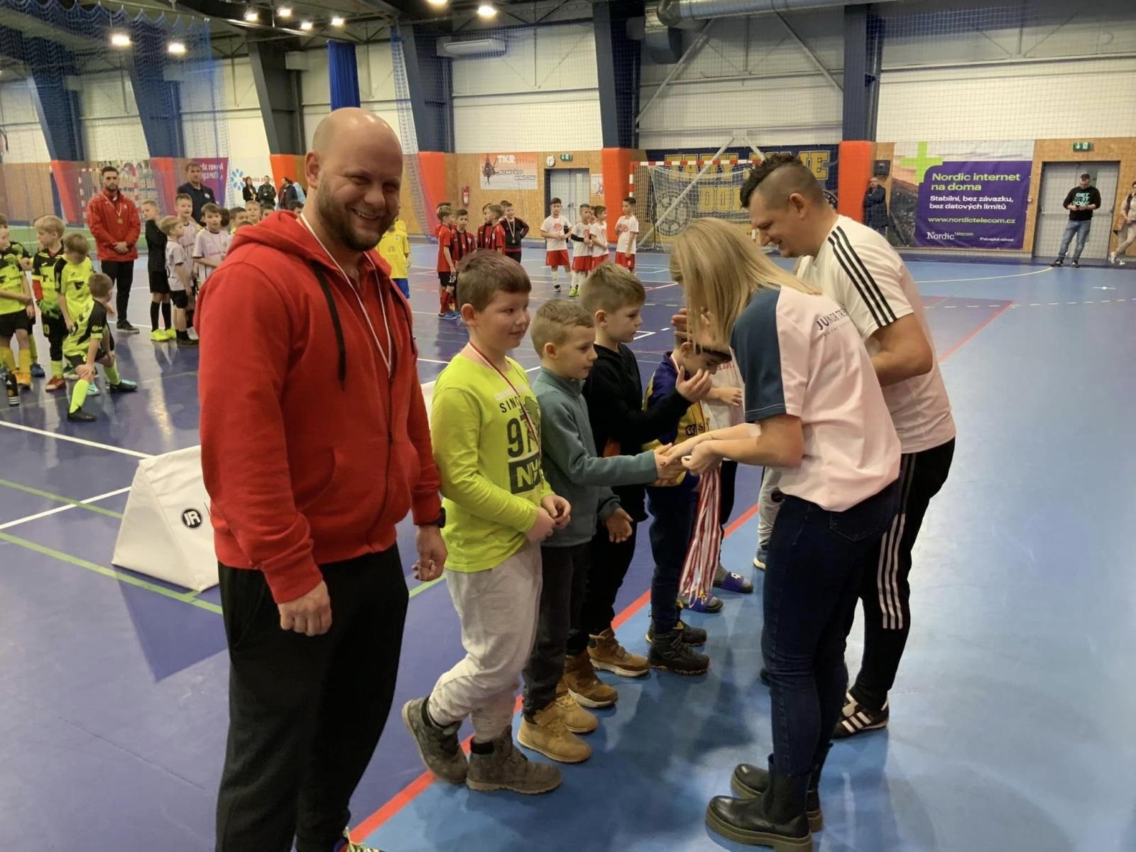 Zdjęcie w galerii na portalu naszwodzislaw.com: Piłkarze rocznika 2015 rywalizowali w Bohuminie [FOTO] wiadomości z regionu