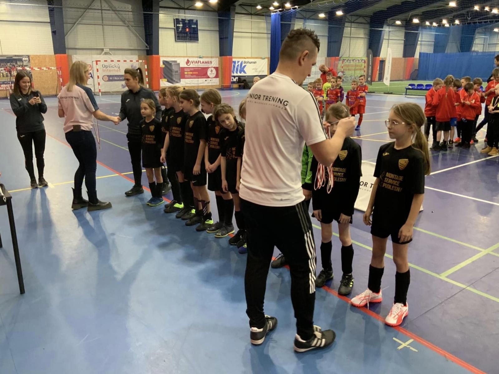 Zdjęcie w galerii na portalu naszwodzislaw.com: Piłkarze rocznika 2015 rywalizowali w Bohuminie [FOTO] wiadomości z regionu