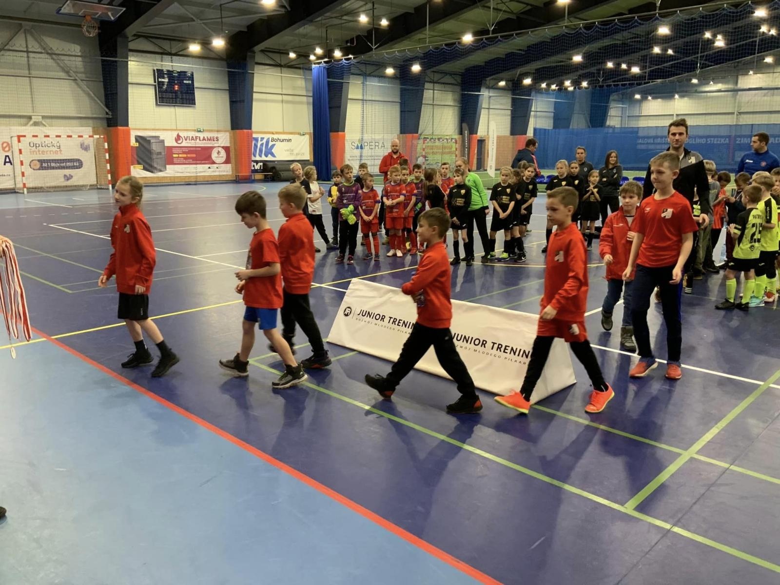 Zdjęcie w galerii na portalu naszwodzislaw.com: Piłkarze rocznika 2015 rywalizowali w Bohuminie [FOTO] wiadomości z regionu