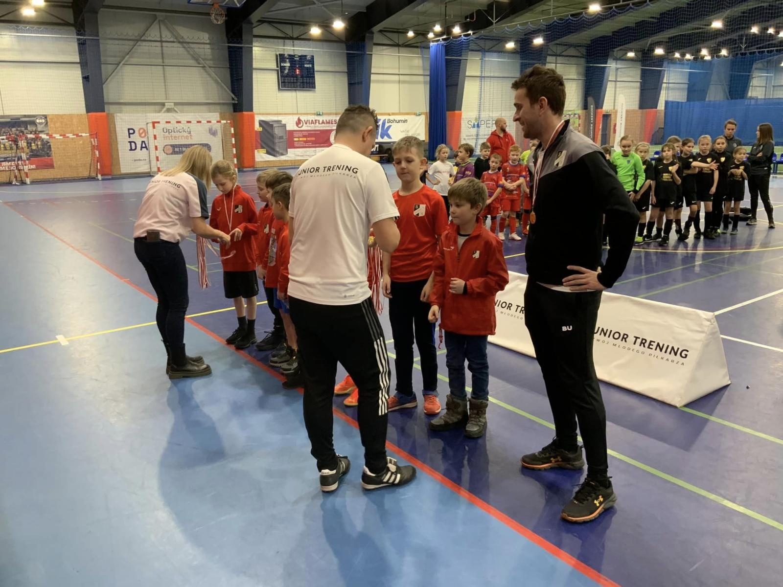 Zdjęcie w galerii na portalu naszwodzislaw.com: Piłkarze rocznika 2015 rywalizowali w Bohuminie [FOTO] wiadomości z regionu