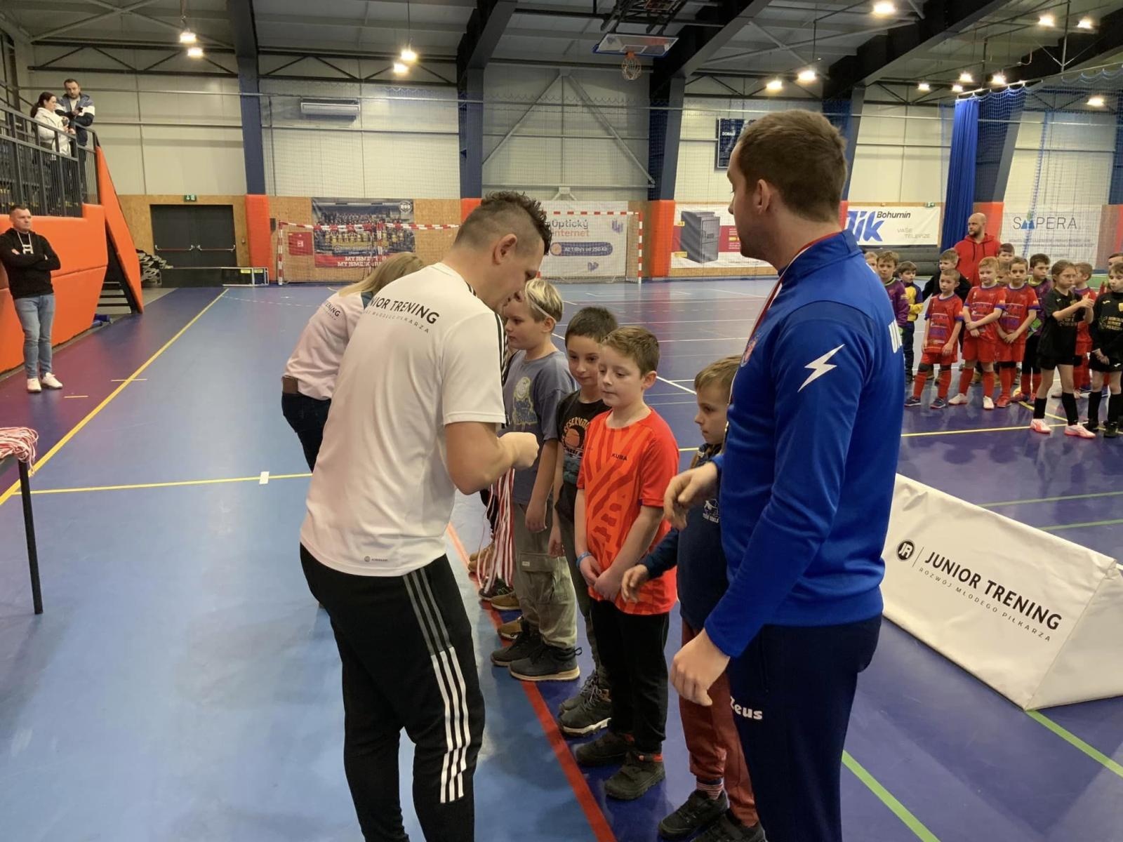 Zdjęcie w galerii na portalu naszwodzislaw.com: Piłkarze rocznika 2015 rywalizowali w Bohuminie [FOTO] wiadomości z regionu