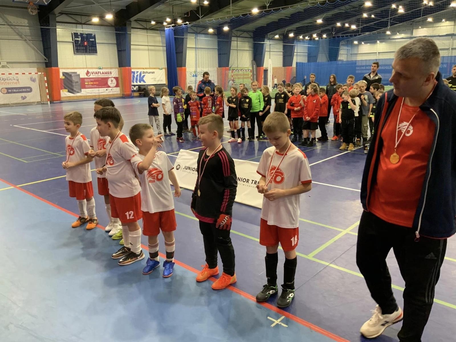 Zdjęcie w galerii na portalu naszwodzislaw.com: Piłkarze rocznika 2015 rywalizowali w Bohuminie [FOTO] wiadomości z regionu