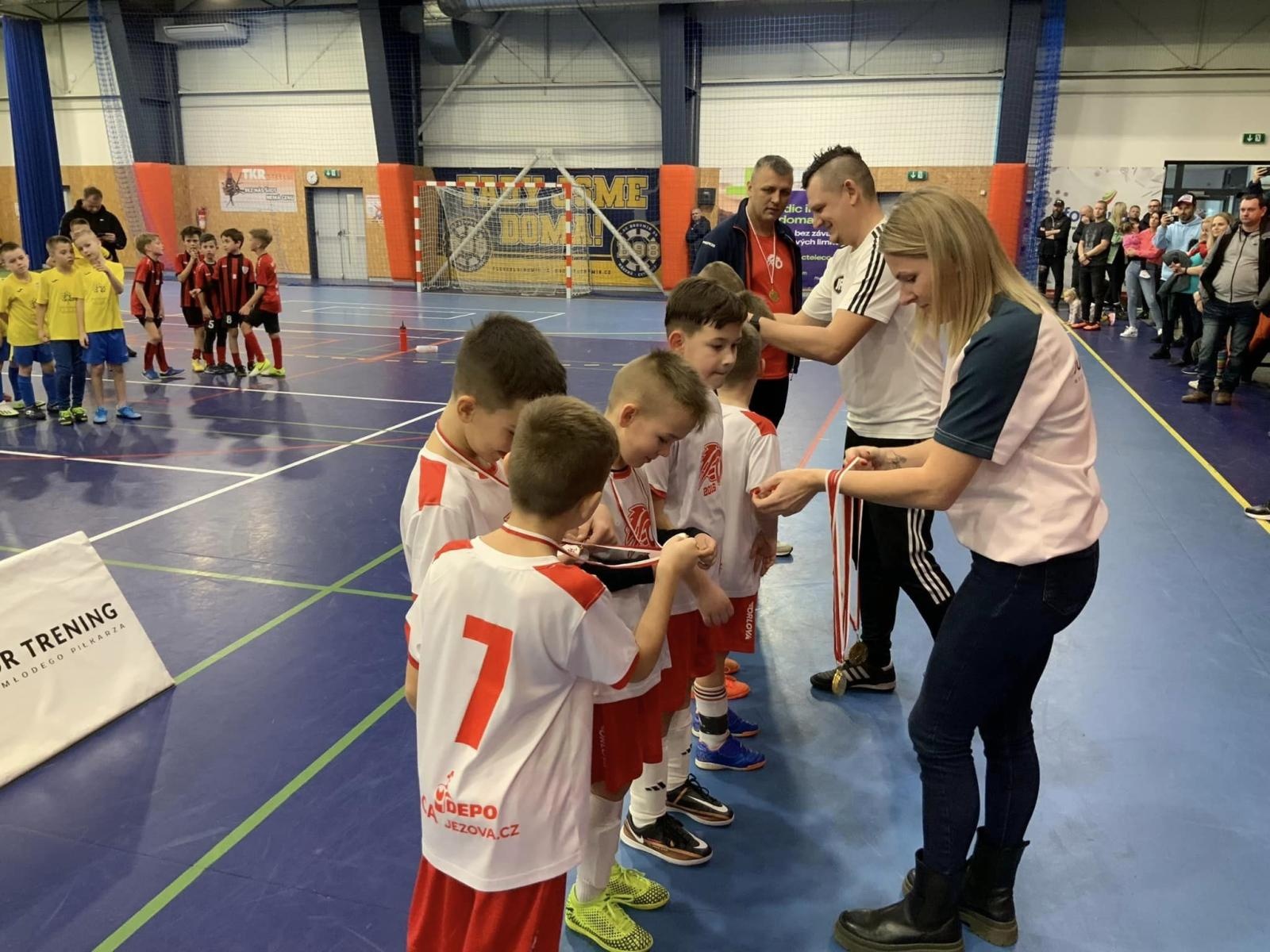 Zdjęcie w galerii na portalu naszwodzislaw.com: Piłkarze rocznika 2015 rywalizowali w Bohuminie [FOTO] wiadomości z regionu