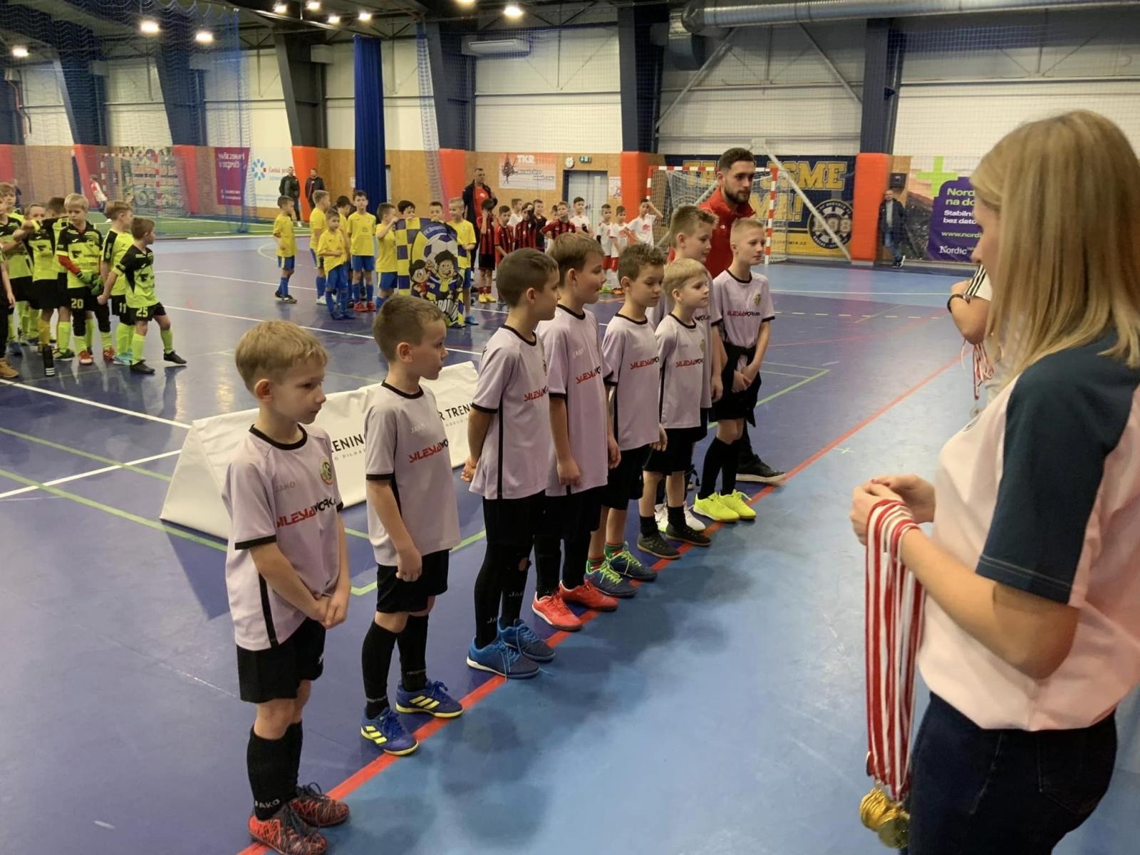 Zdjęcie w galerii na portalu naszwodzislaw.com: Piłkarze rocznika 2015 rywalizowali w Bohuminie [FOTO] wiadomości z regionu