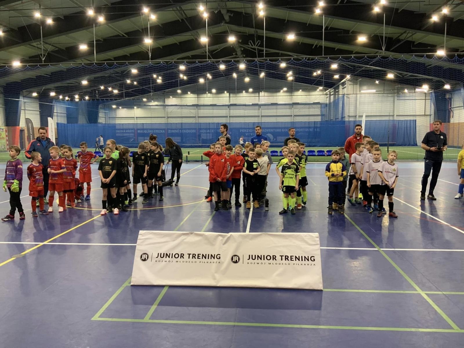 Zdjęcie w galerii na portalu naszwodzislaw.com: Piłkarze rocznika 2015 rywalizowali w Bohuminie [FOTO] wiadomości z regionu