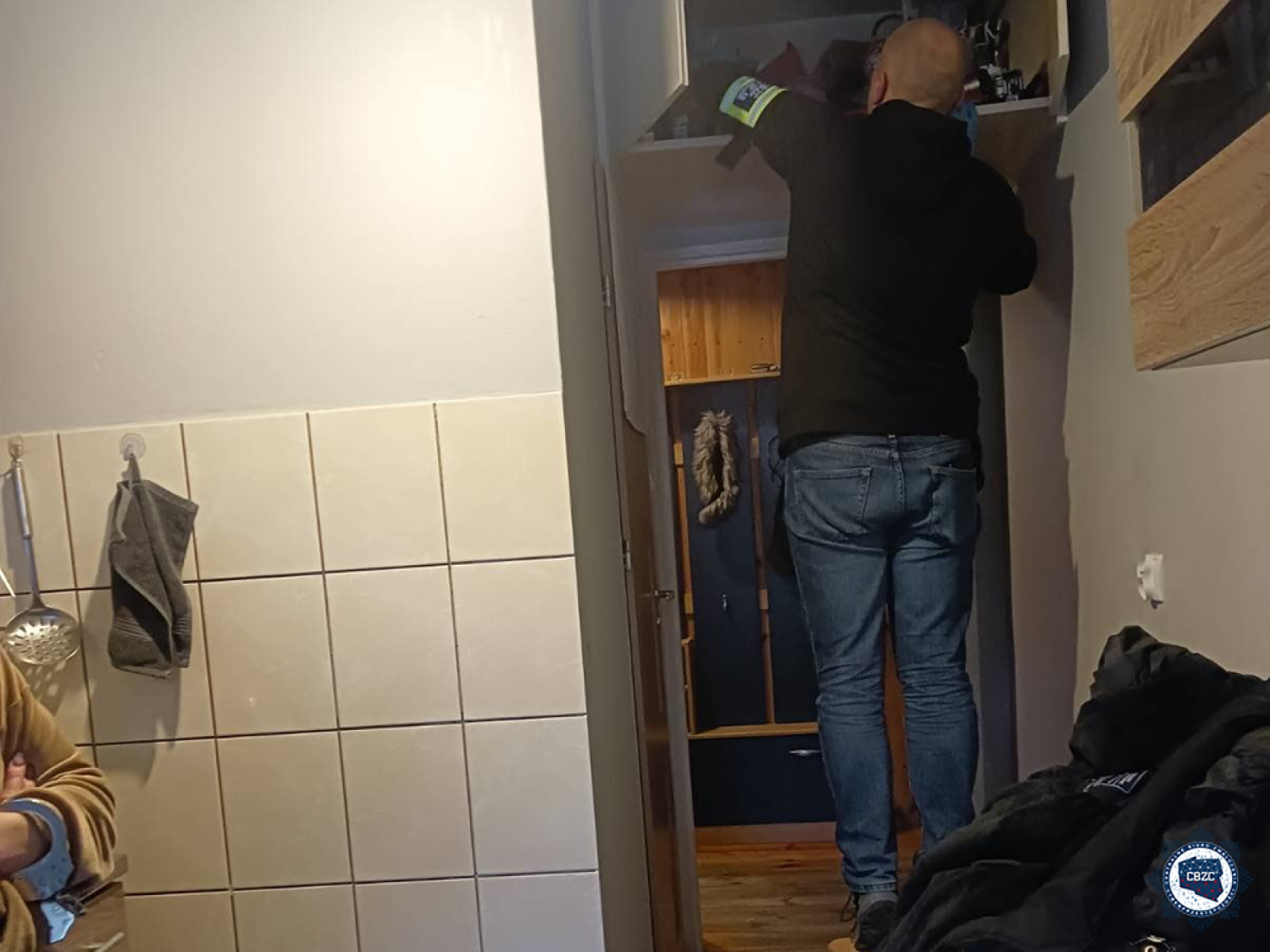 Zdjęcie w galerii na portalu naszwodzislaw.com: Śląska policja rozbiła szajkę oszustów internetowych. Bazowali na danych z darknetu wiadomości z regionu