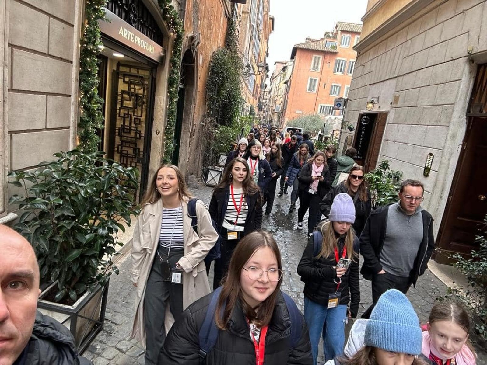 Zdjęcie w galerii na portalu naszwodzislaw.com: Reprezentowali miasto i kraj w Rzymie wiadomości z regionu