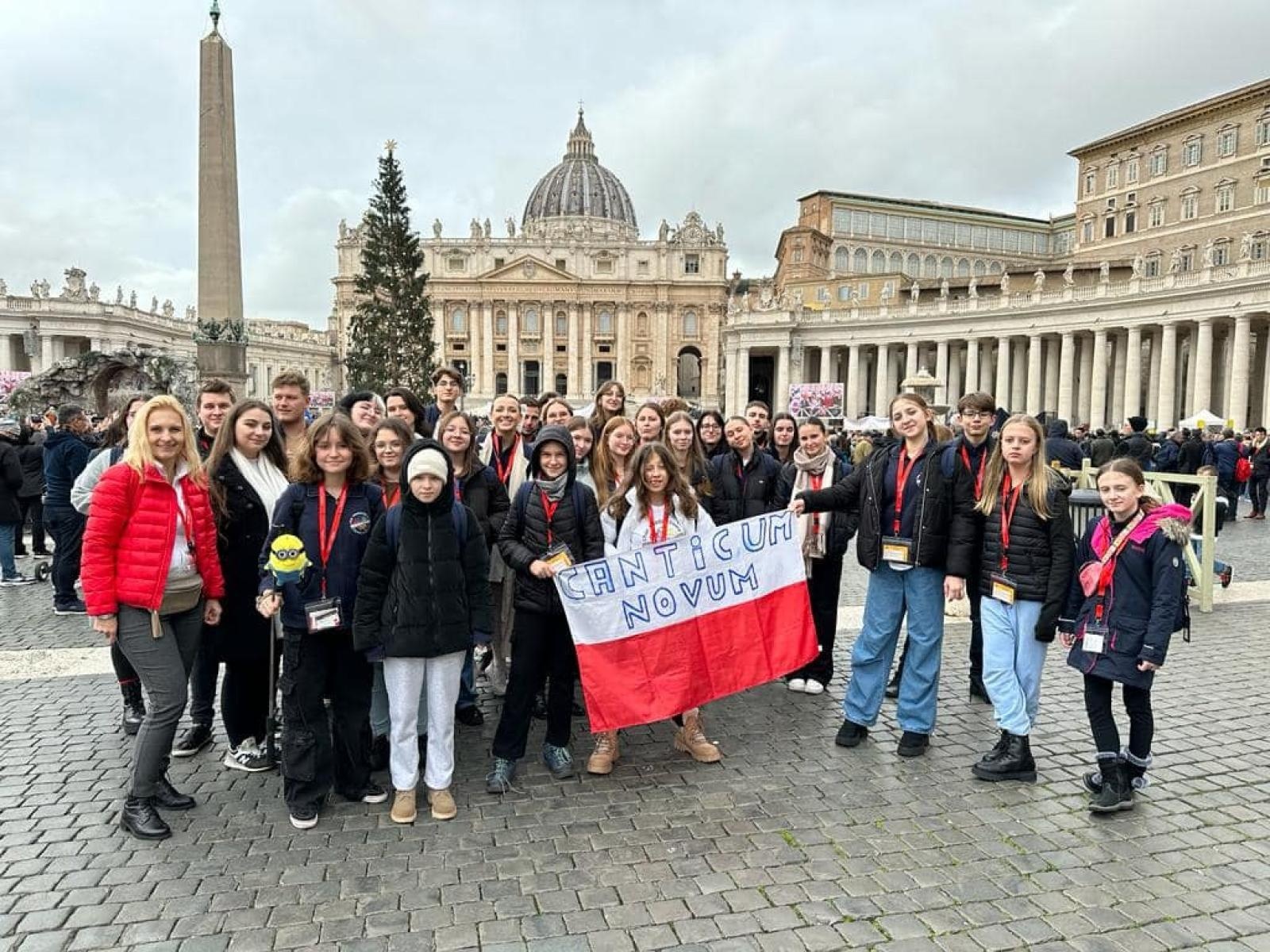 Zdjęcie w galerii na portalu naszwodzislaw.com: Reprezentowali miasto i kraj w Rzymie wiadomości z regionu