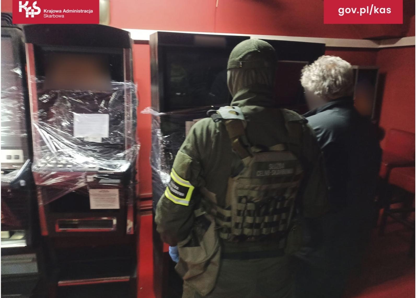 Zdjęcie w galerii na portalu naszwodzislaw.com: Śląska KAS uderza w nielegalny hazard. Znikają kolejne nielegalne punkty, w tym w Wodzisławiu Śląskim wiadomości z regionu