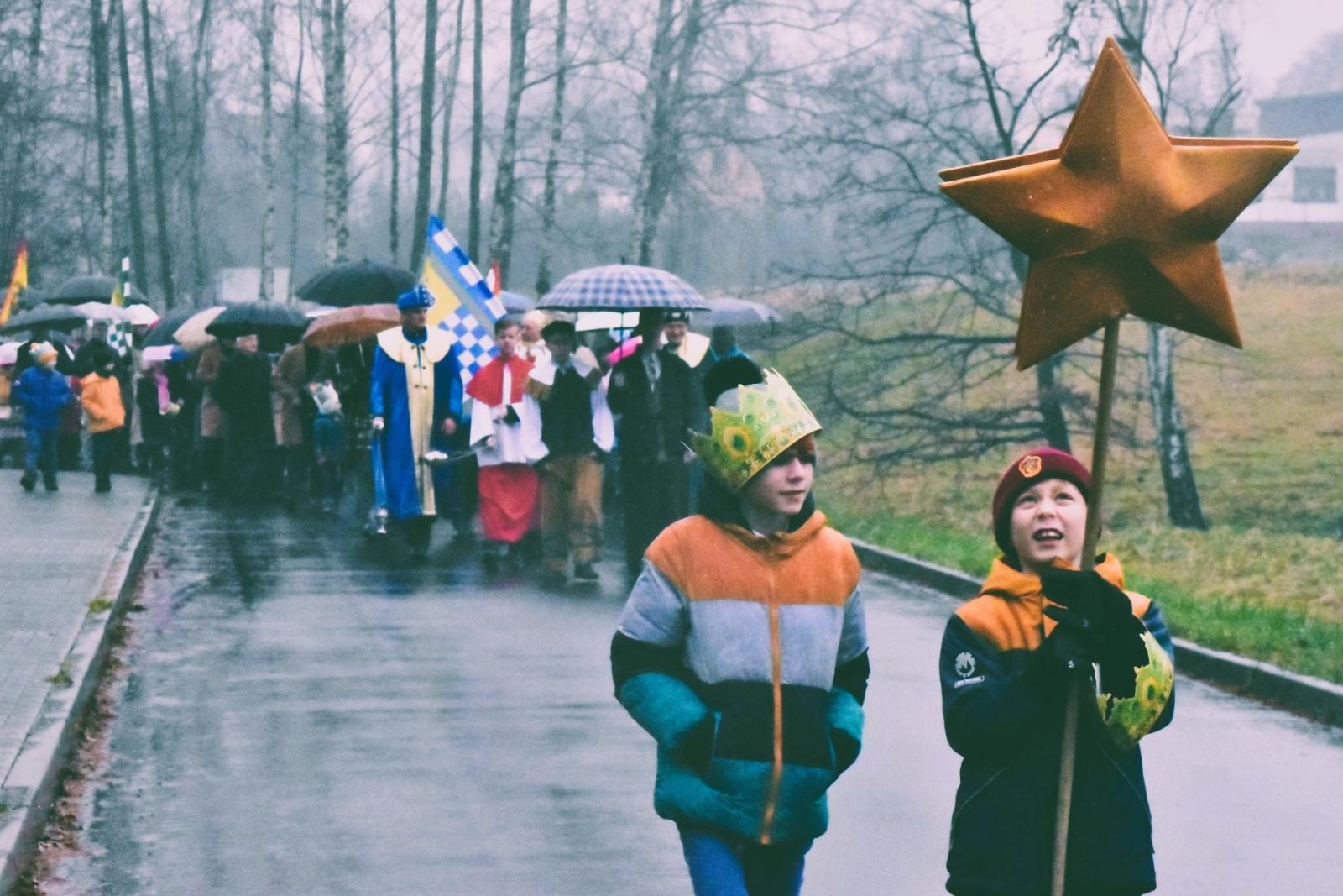 Zdjęcie w galerii na portalu naszwodzislaw.com: Ulicami Skrbeńska przeszedł Orszak Trzech Króli [FOTO] wiadomości z regionu