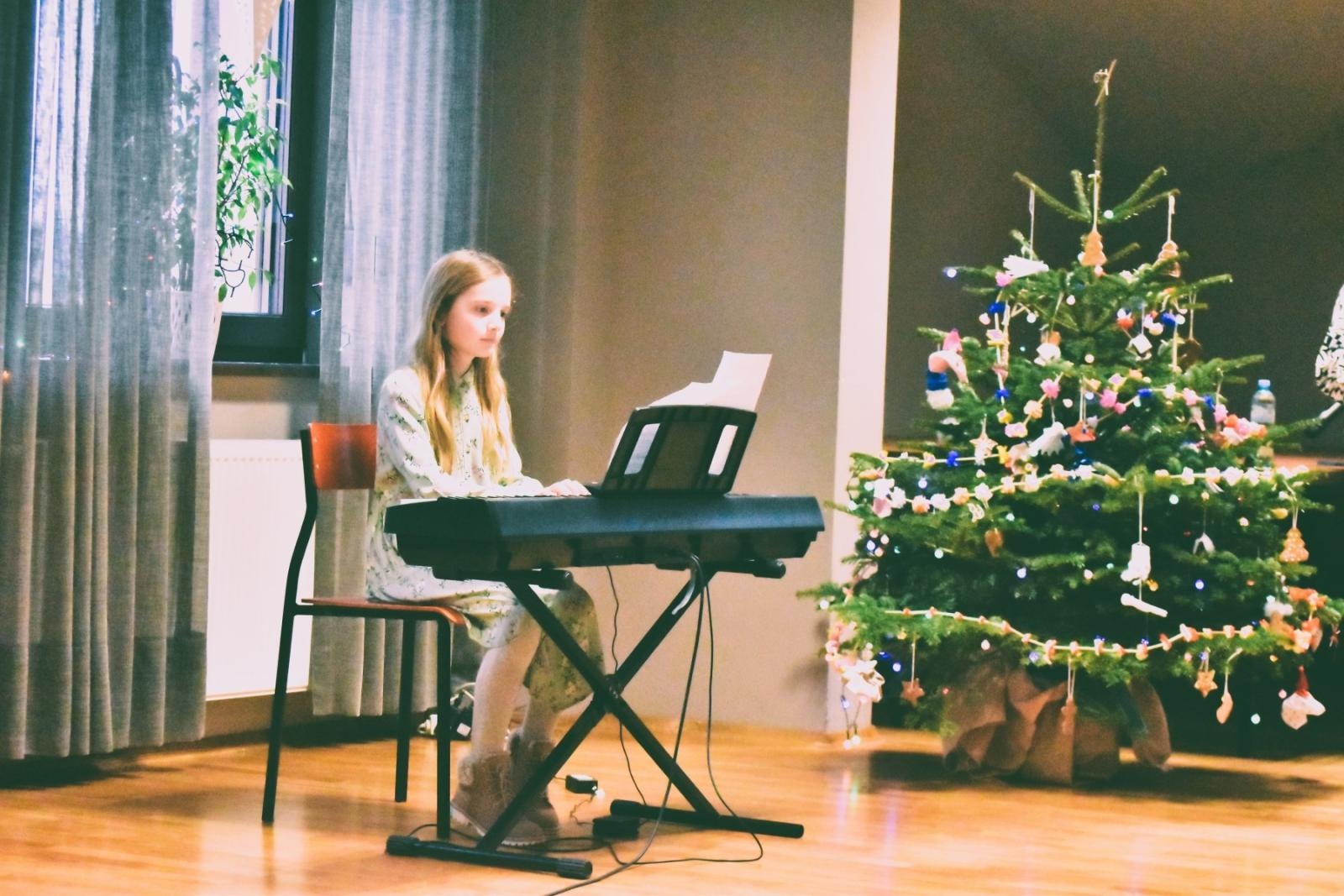 Zdjęcie w galerii na portalu naszwodzislaw.com: Ulicami Skrbeńska przeszedł Orszak Trzech Króli [FOTO] wiadomości z regionu