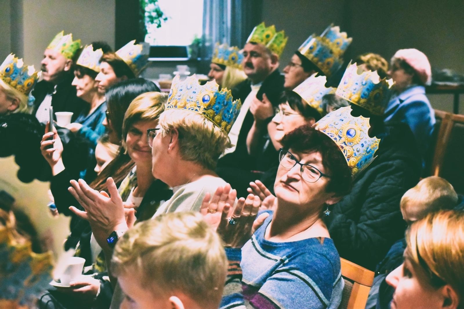 Zdjęcie w galerii na portalu naszwodzislaw.com: Ulicami Skrbeńska przeszedł Orszak Trzech Króli [FOTO] wiadomości z regionu