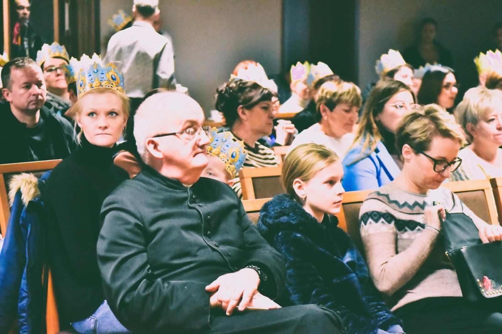 Zdjęcie w galerii na portalu naszwodzislaw.com: Ulicami Skrbeńska przeszedł Orszak Trzech Króli [FOTO] wiadomości z regionu