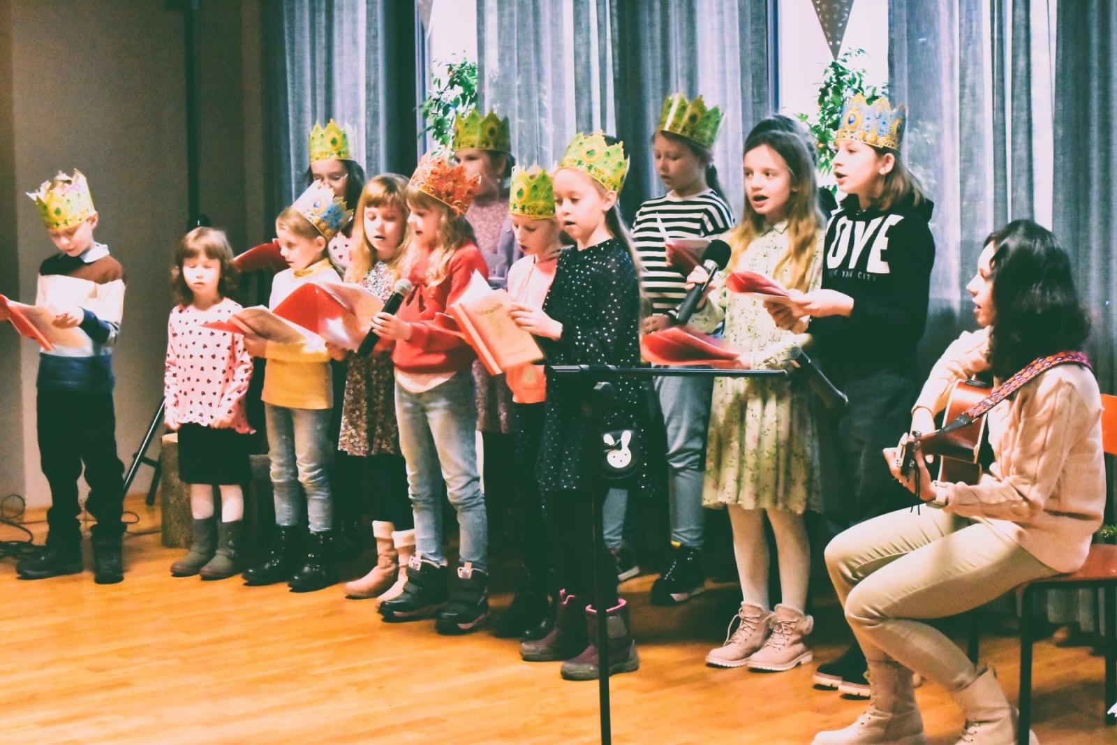 Zdjęcie w galerii na portalu naszwodzislaw.com: Ulicami Skrbeńska przeszedł Orszak Trzech Króli [FOTO] wiadomości z regionu