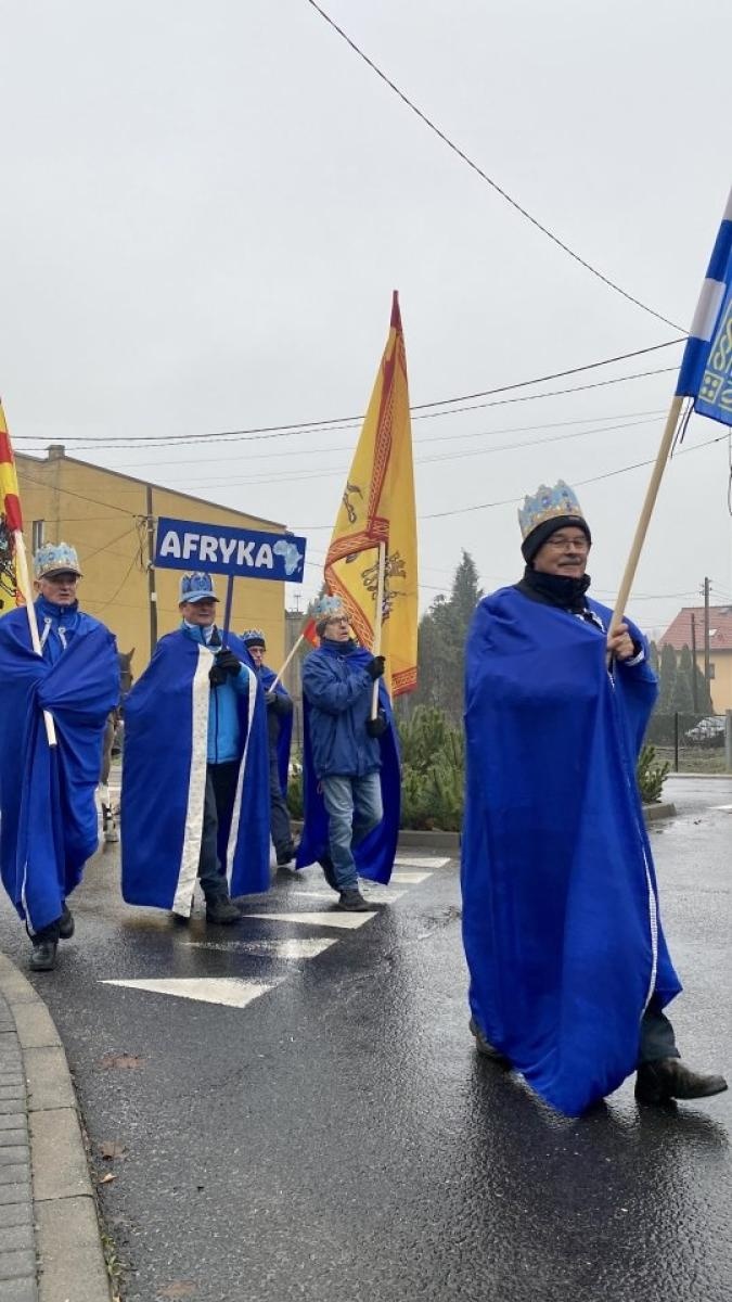 Zdjęcie w galerii na portalu naszwodzislaw.com: Orszak Trzech Króli powrócił do Rydułtów [FOTO] wiadomości z regionu